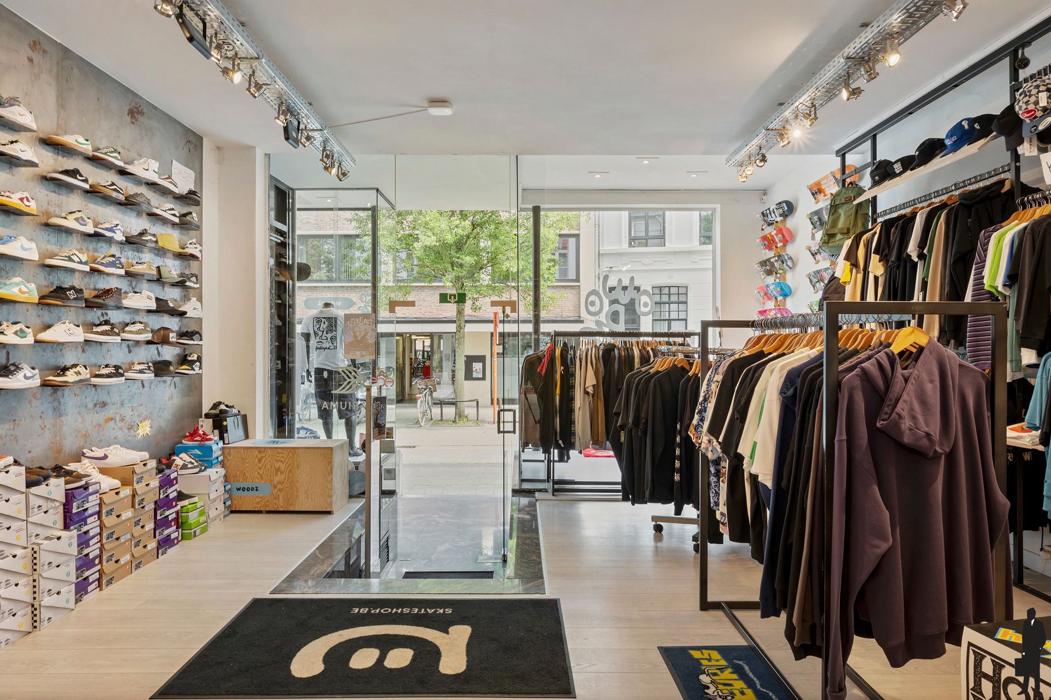 Handelspand van 140m² op toplocatie  foto 2