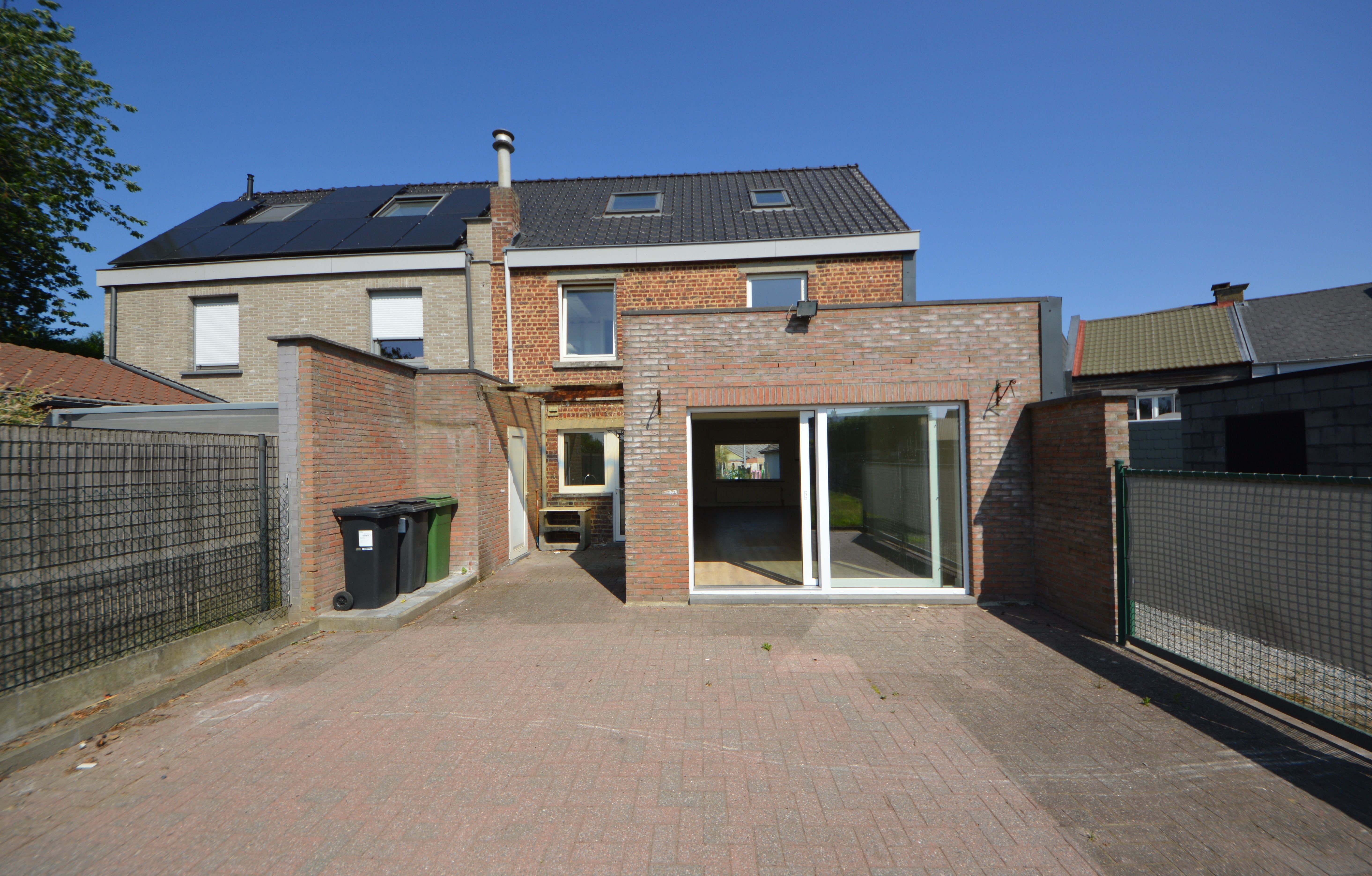 COMPLEET GERENOVEERDE WONING MET GROTE TUIN foto 8