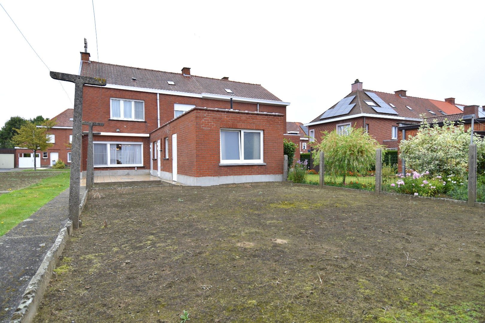 Woning met 3 slaapkamers, polyvalente ruimte en tuin te koop in Gullegem foto 16