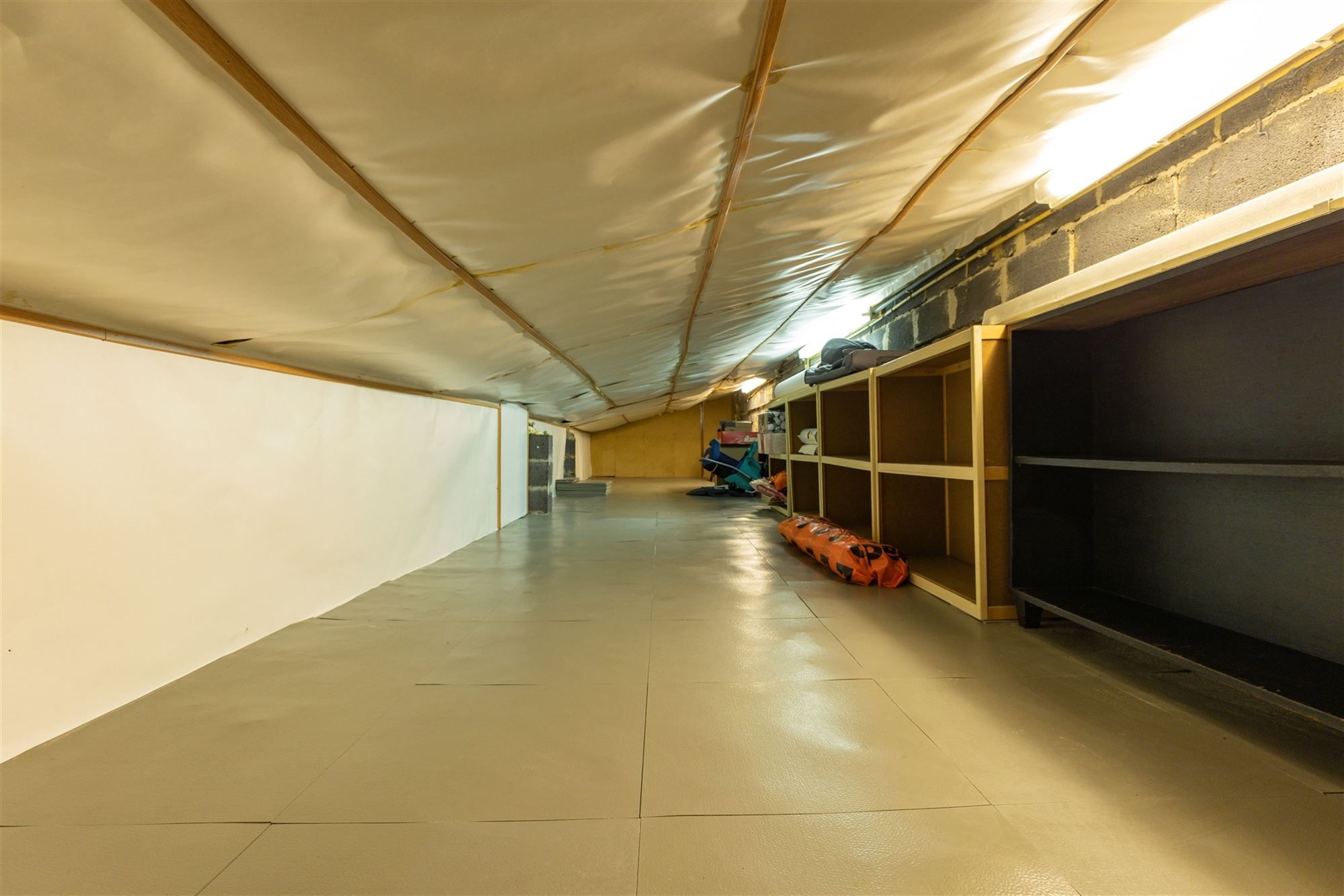 Ruime villa met 5 slpks en 3 bdks op een preceel van 2128m² foto 25