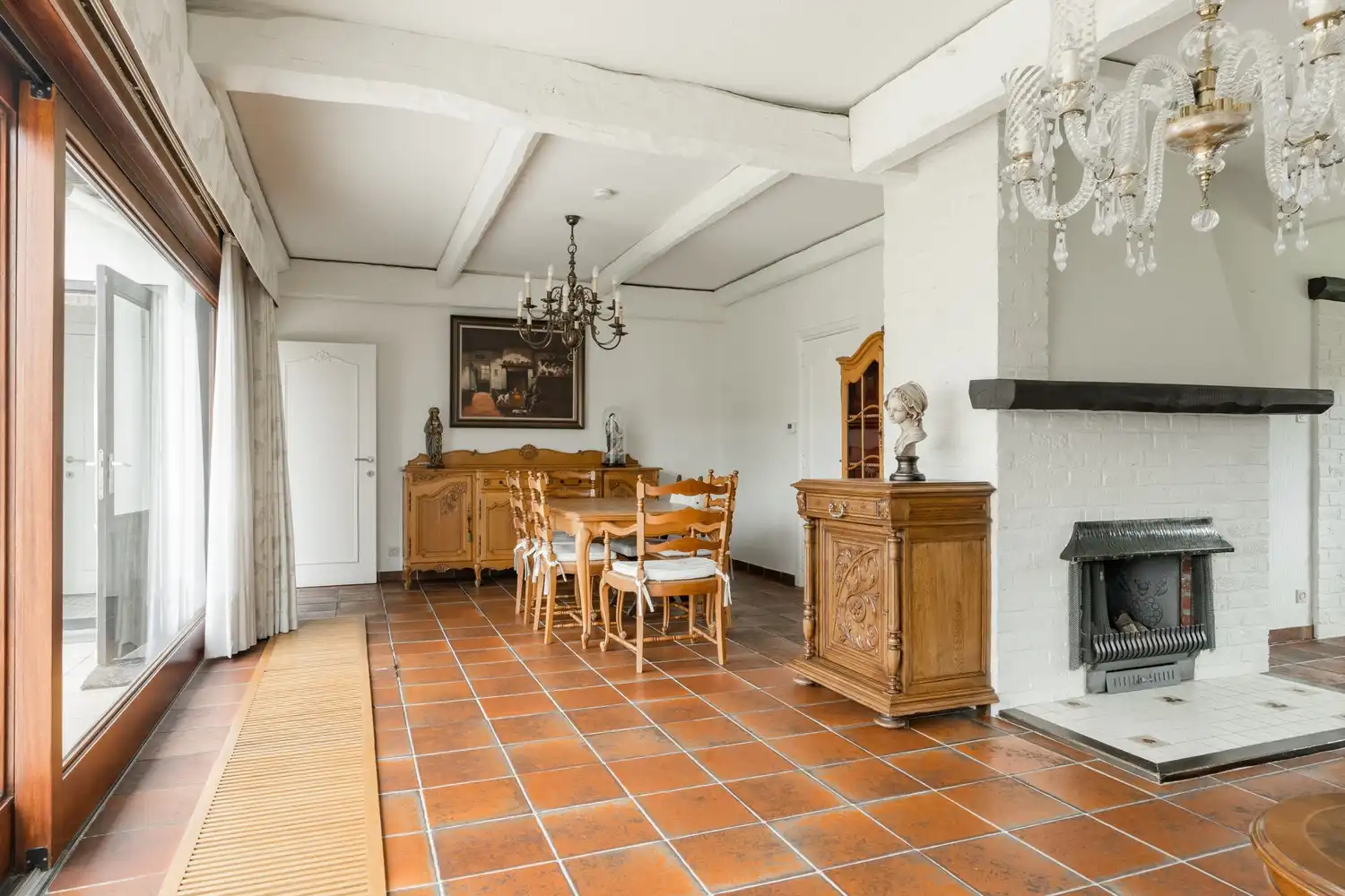 Charmante op te frissen woning van 187 m² op een toplocatie in Pelt! foto 10