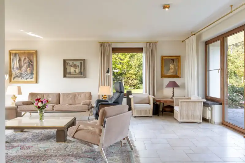 STATIGE VILLA MET PRACHTIGE TUIN OP EEN PERCEEL VAN 1.430 m². foto 11