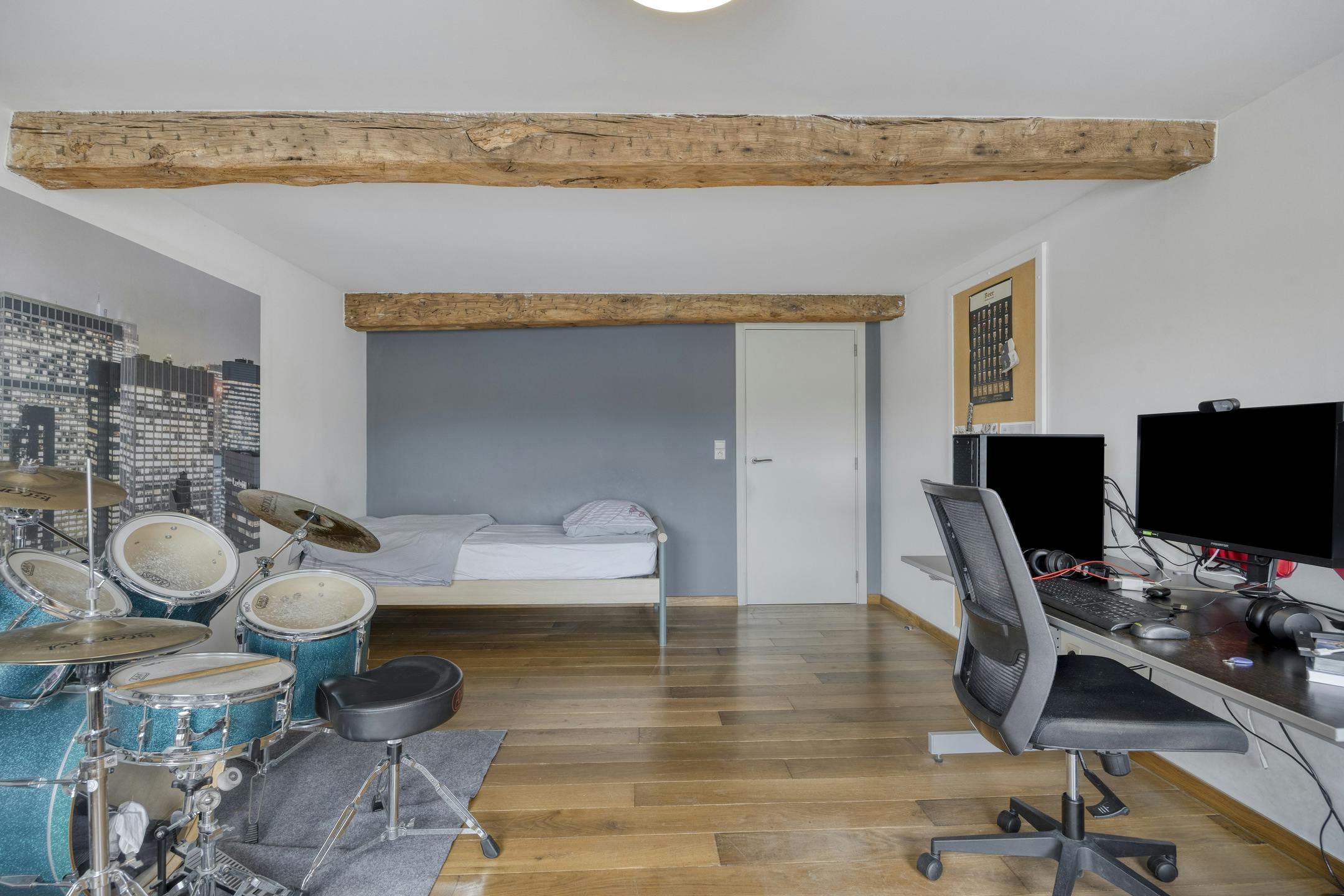 Stijlvolle stadswoning met handelspand te koop in hartje Maaseik foto 15