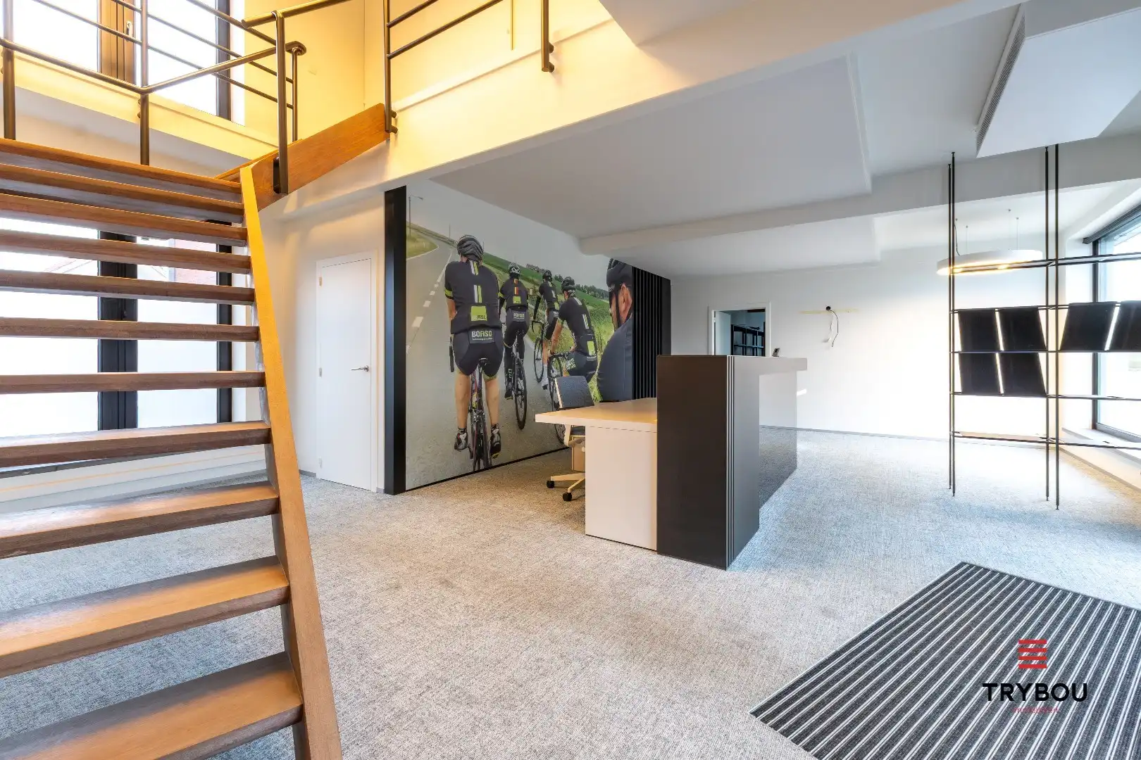 Groot kantoorgebouw op toplocatie te Ieper foto 24