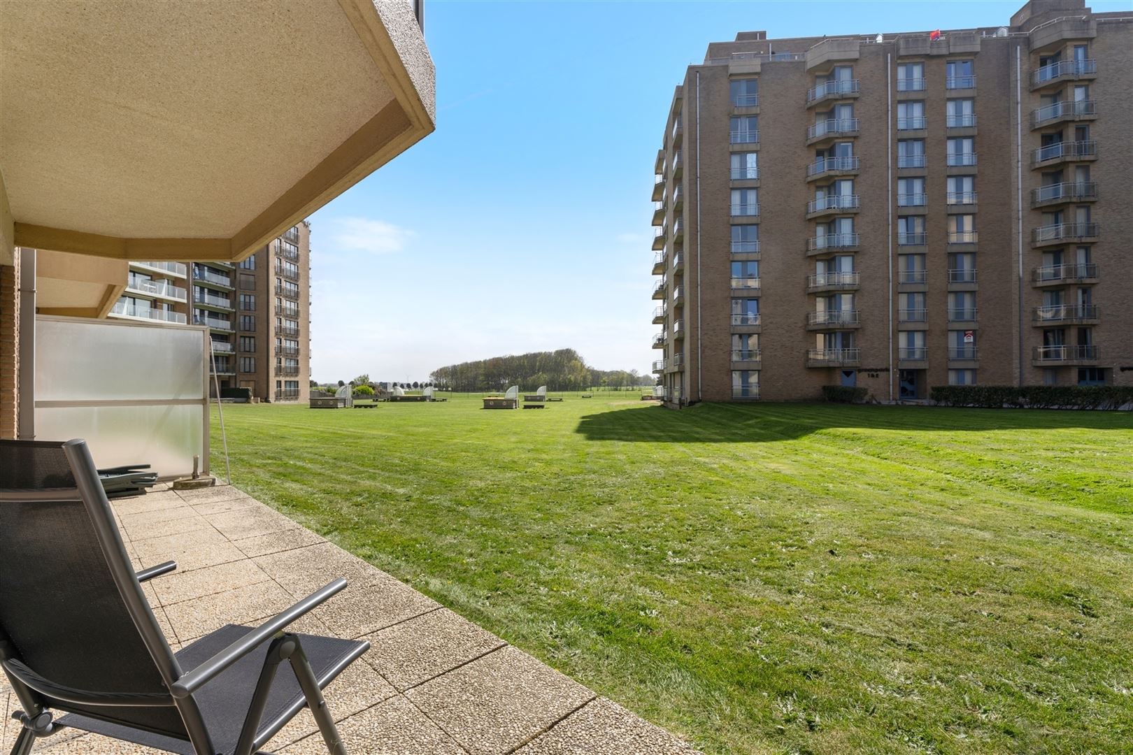 zongericht hoekappartement met prachtig terras en zicht foto 9
