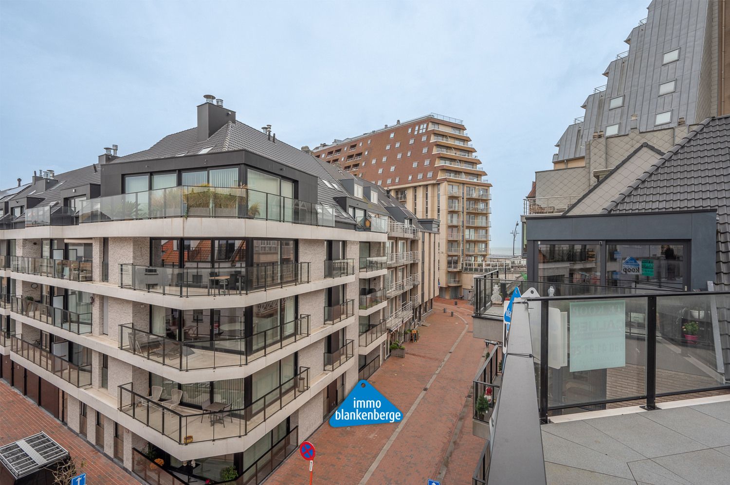 Exclusieve penthouse met twee slaapkamers en terras foto 3