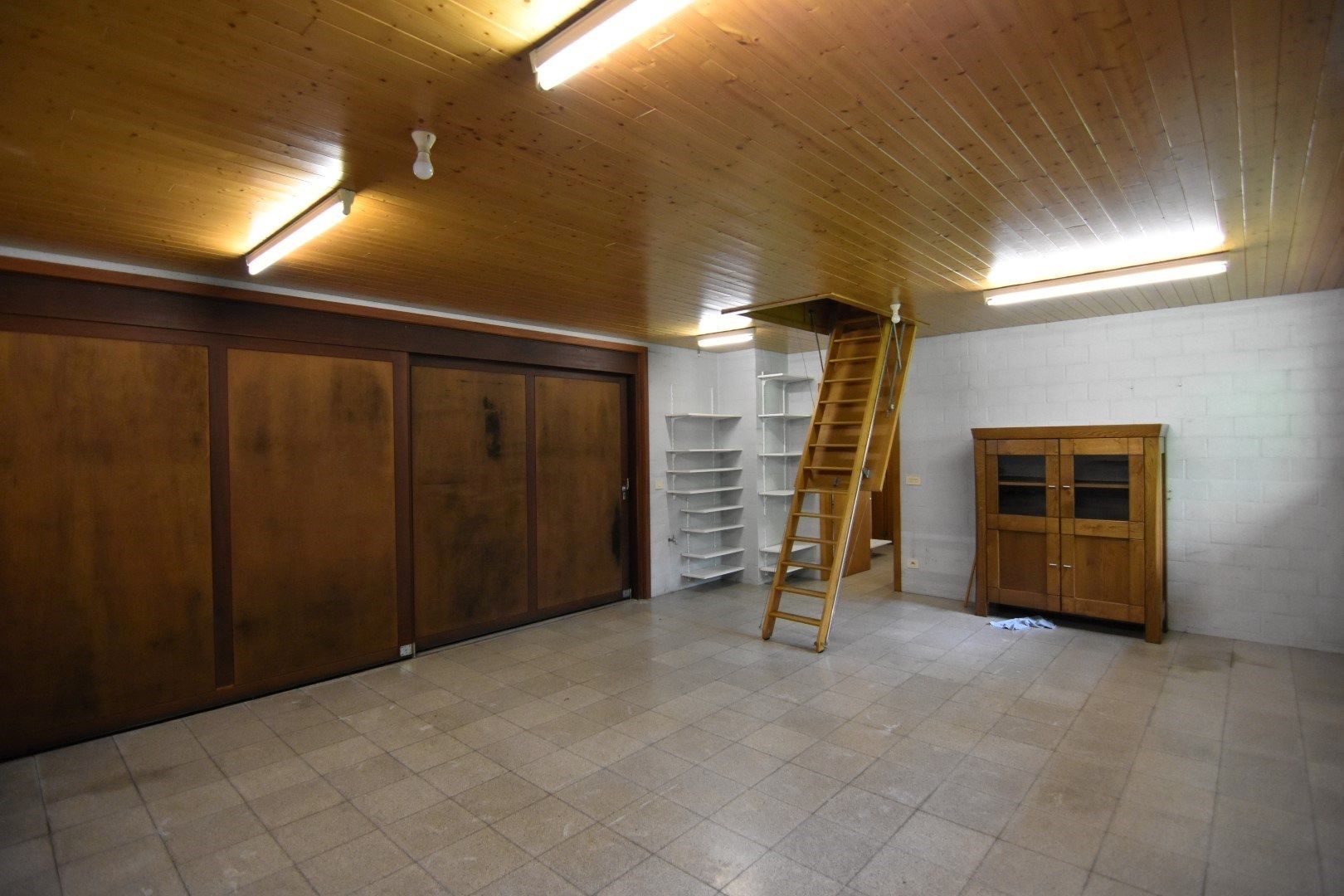 Alleenstaande woning met indrukwekkende tuin foto 17