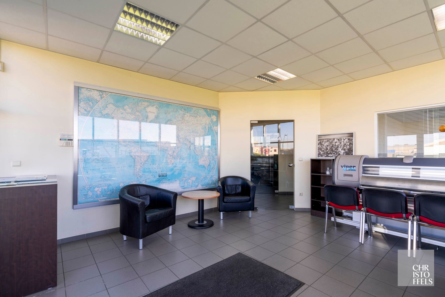 Functioneel bedrijfsgebouw op 4.445m² met magazijn/werkplaats (1.231 m²) en kantoorruimtes (197 m²) nabij de E314 foto 12