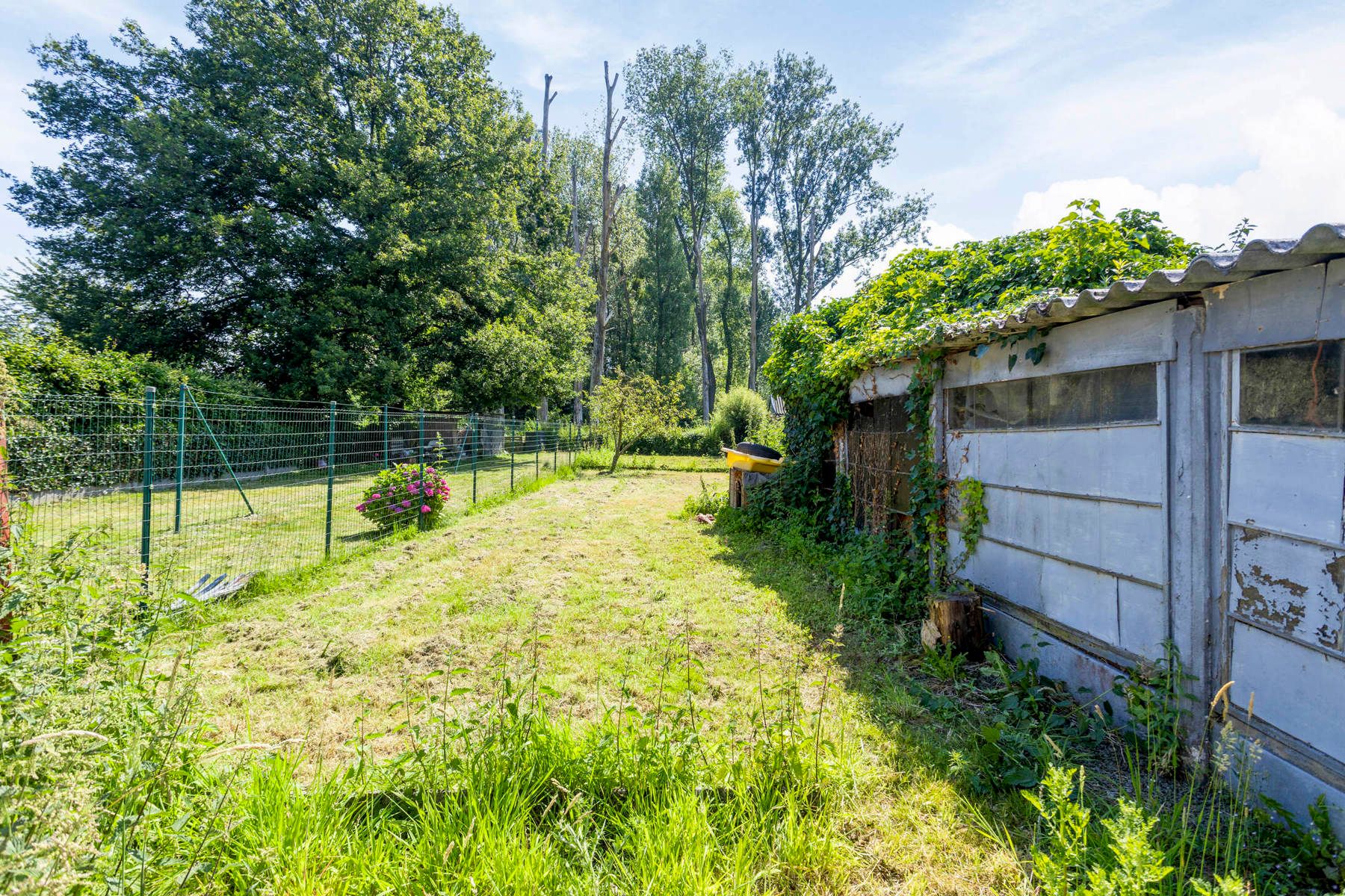 Zeer rustig gelegen te renoveren 3-gevel foto 14