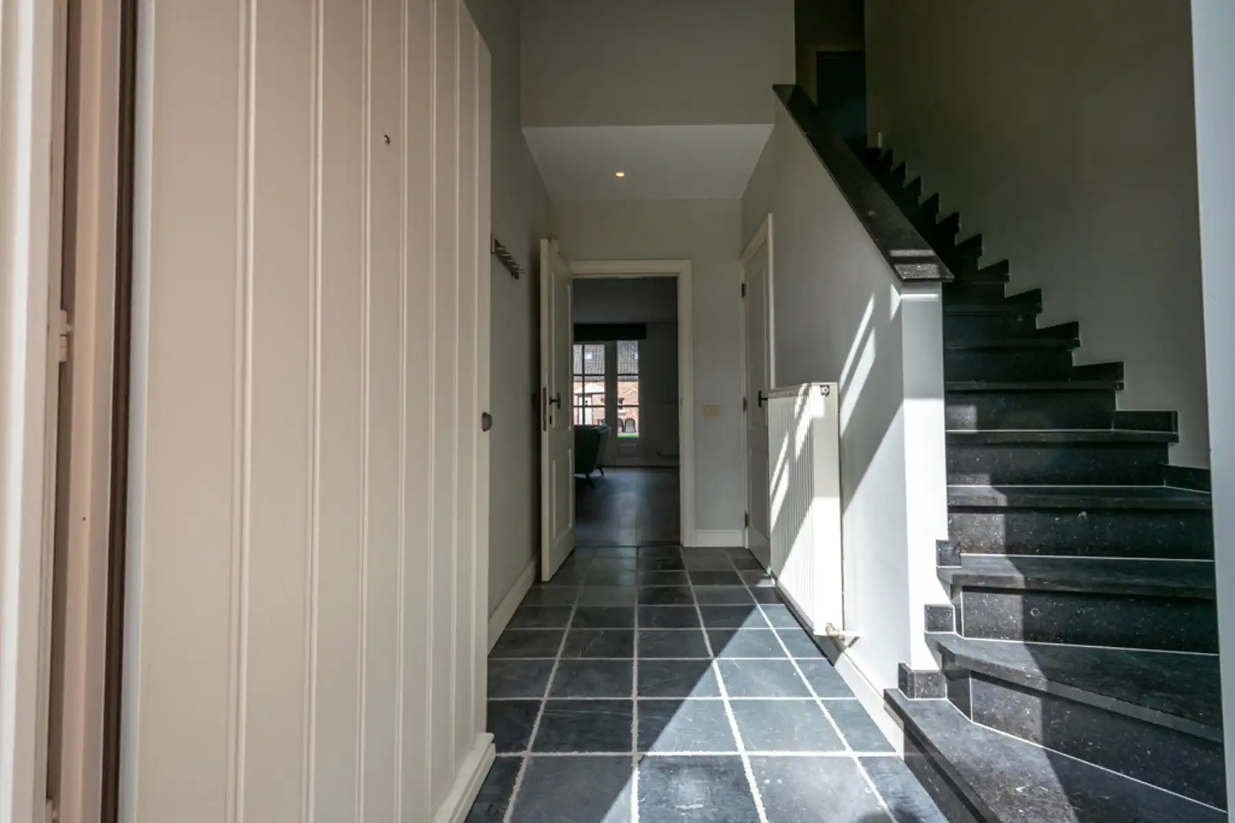 KARAKTERVOLLE PASTORIJWONING MET BIJGEBOUW foto 2