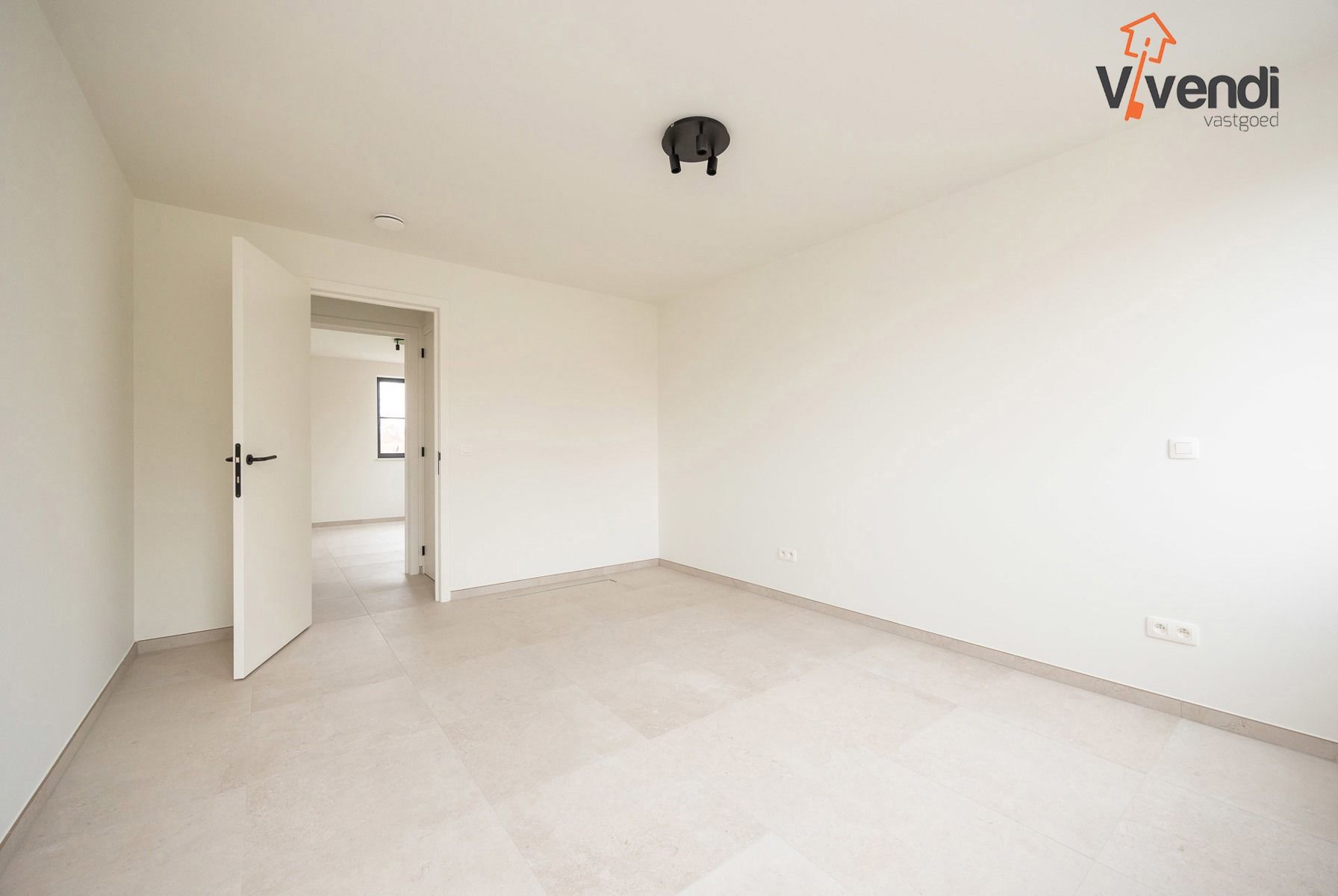 Stijlvol wonen in de schaduw van de St-Michielskerk. foto 13