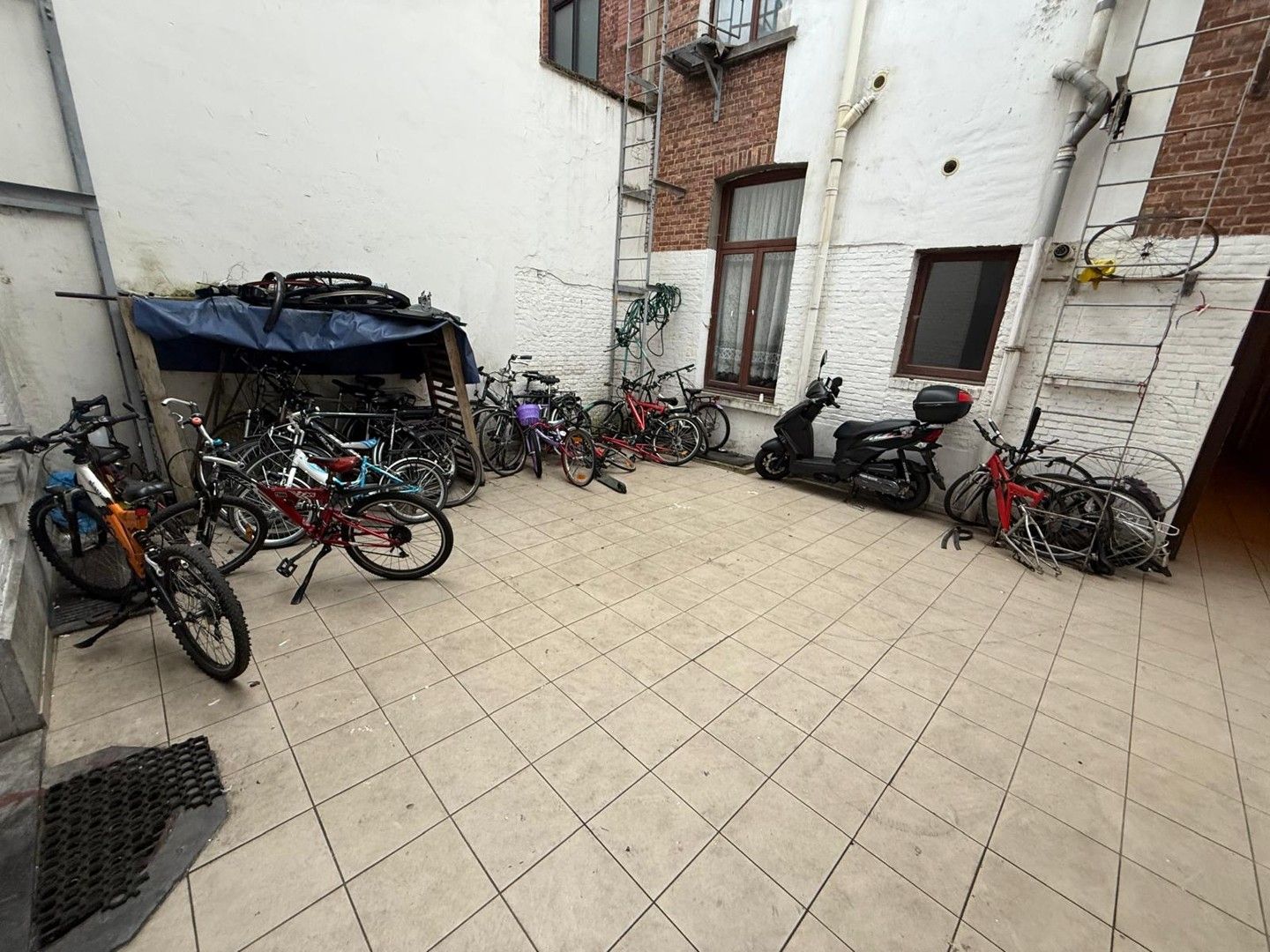 OPBRENGSTEIGENDOM - VERGUND 13 STUDIO'S foto 3