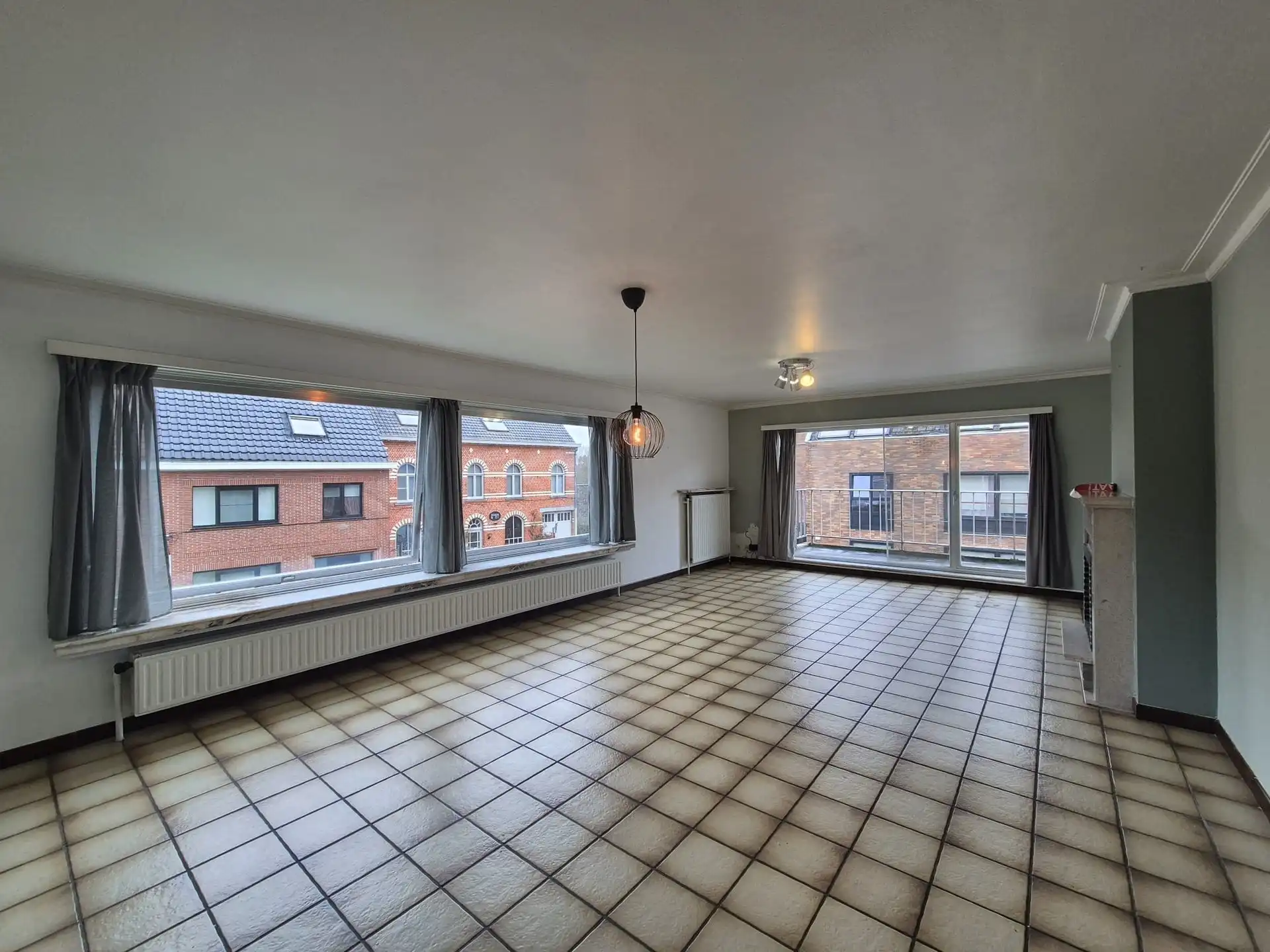 Centraal gelegen ruim appartement met groot zongericht terras en garage. foto 7