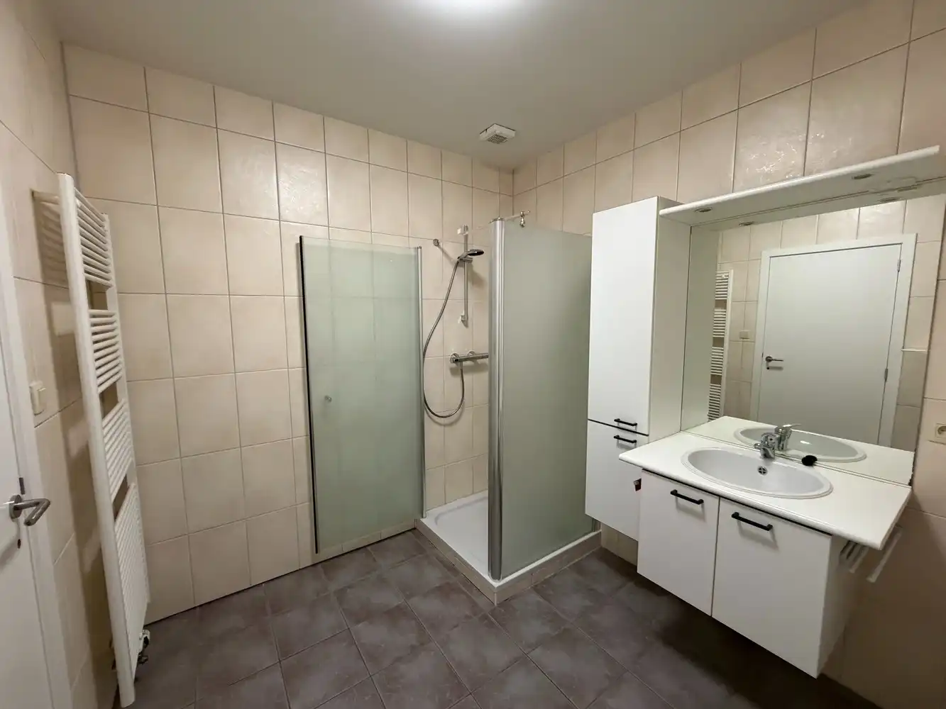 Gelijkvloers appartement met 2 slaapkamers en overdekt terras in hartje Zonhoven foto 10