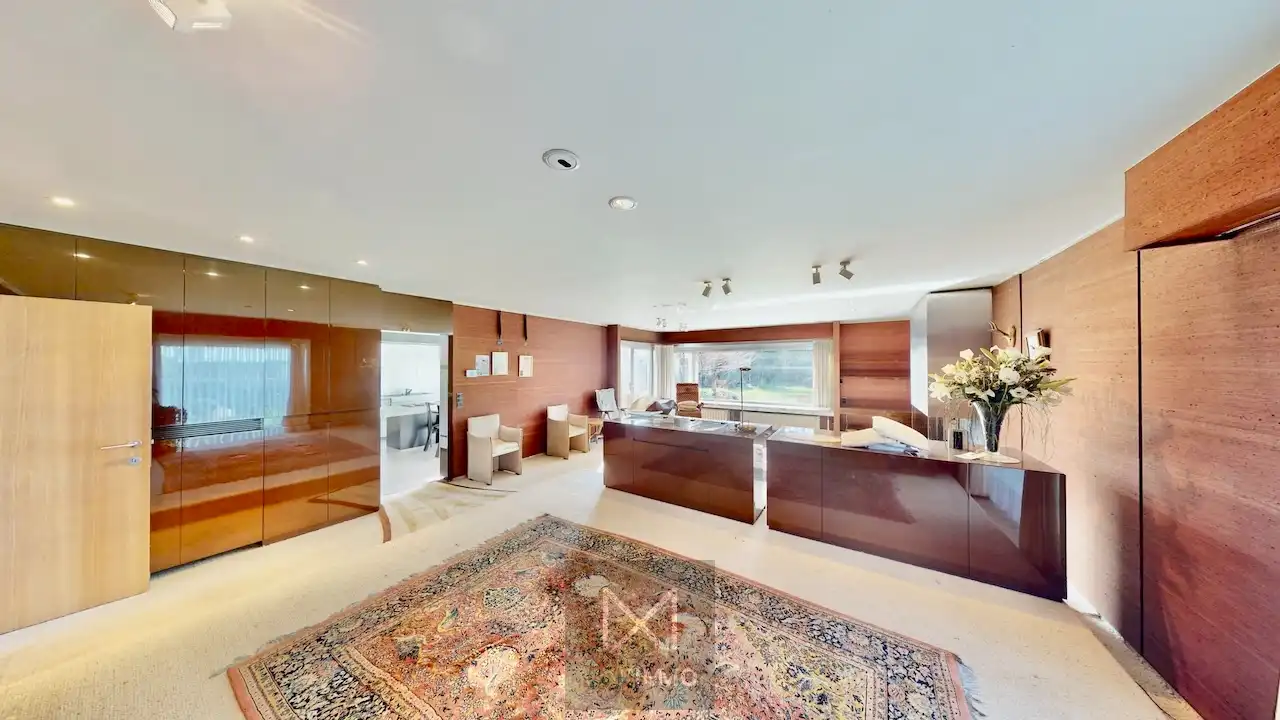 Instapklare gezinswoning met 3 slaapkamers, dubbele garage, ruim atelier en zonnige tuin in Rekkem foto 5