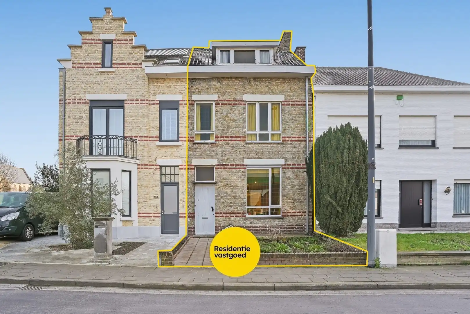 Hoofdfoto van de publicatie: Renovatiewoning met 5 slaapkamers en zonnige tuin in het centrum van Woumen (Diksmuide)