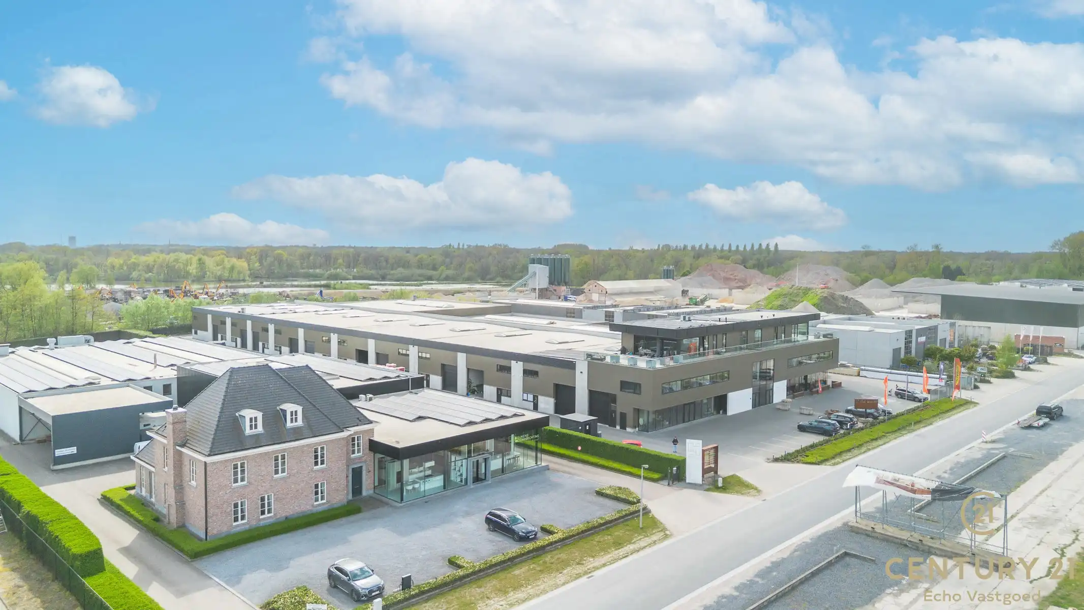 Kwalitatieve, recente KMO-unit op topligging!  foto 16