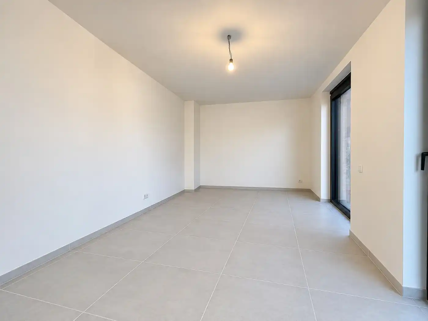Moorslede – Gelijkvloers nieuwbouwappartement met terras en tuin foto 11