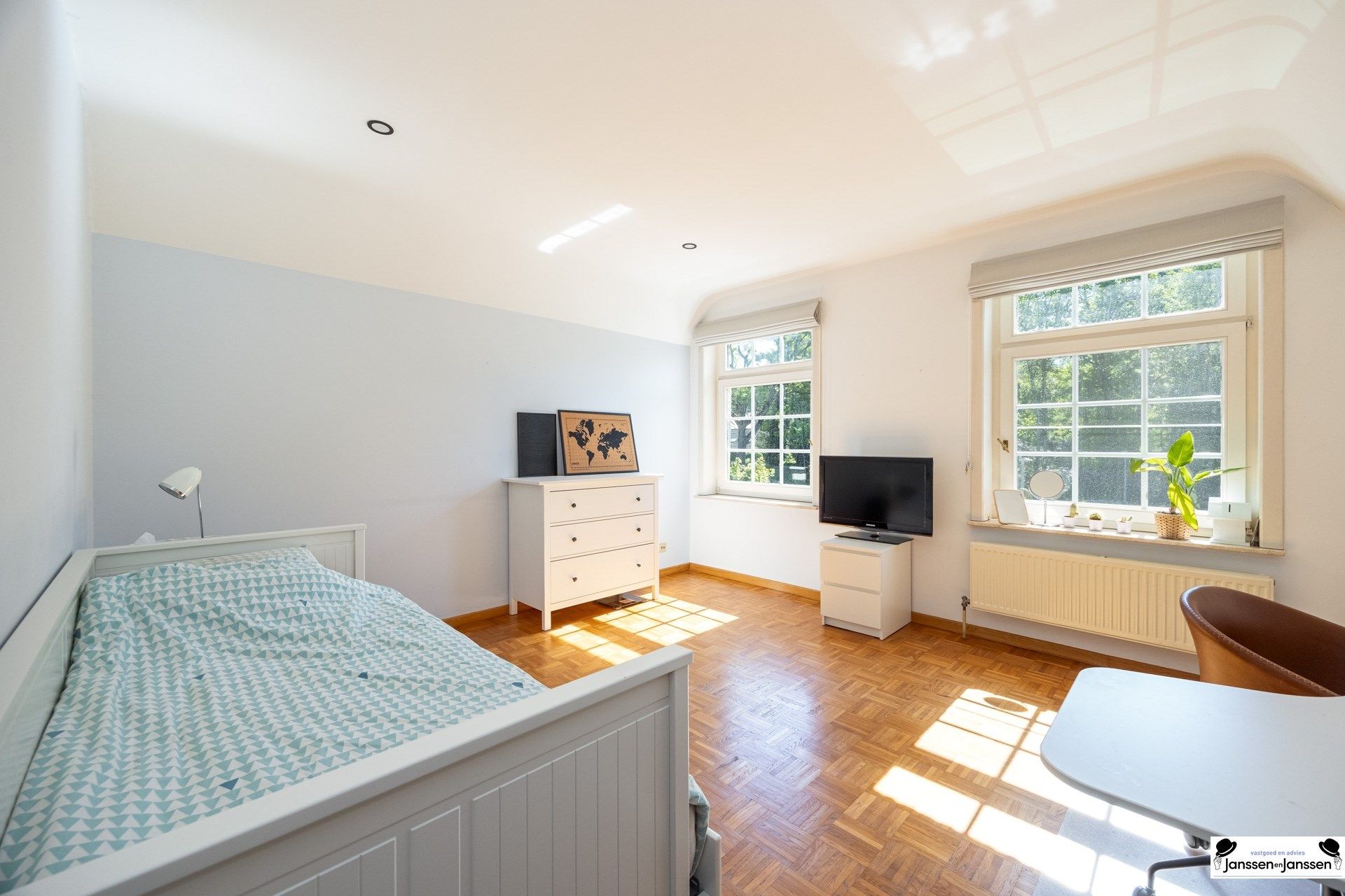 Exclusieve villa met zwembad en kantoorruimte foto 19