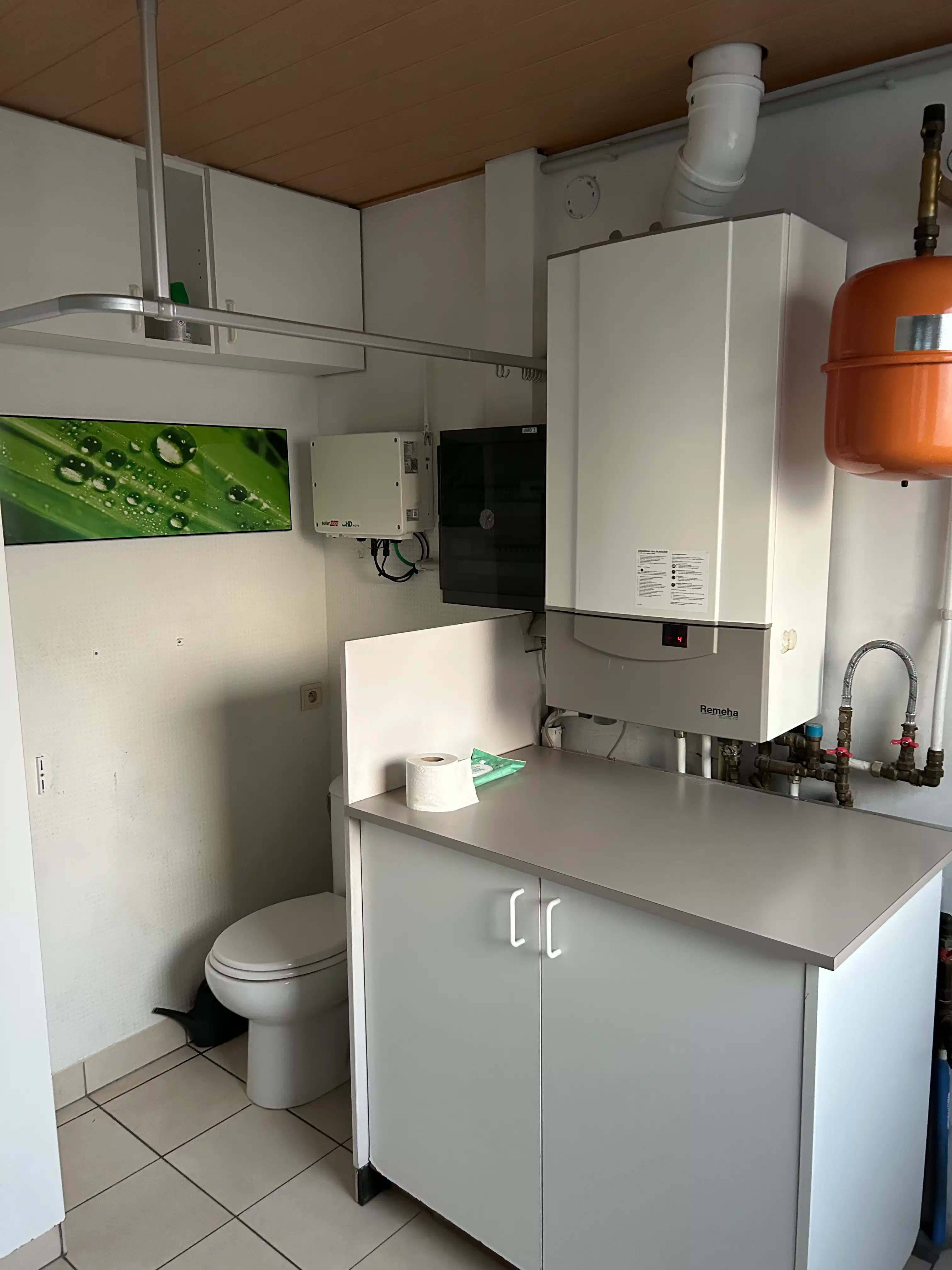 Mooi afgewerkte hoekwoning met 4 slaapkamers en uitgerust met zonnepanelen. foto 14