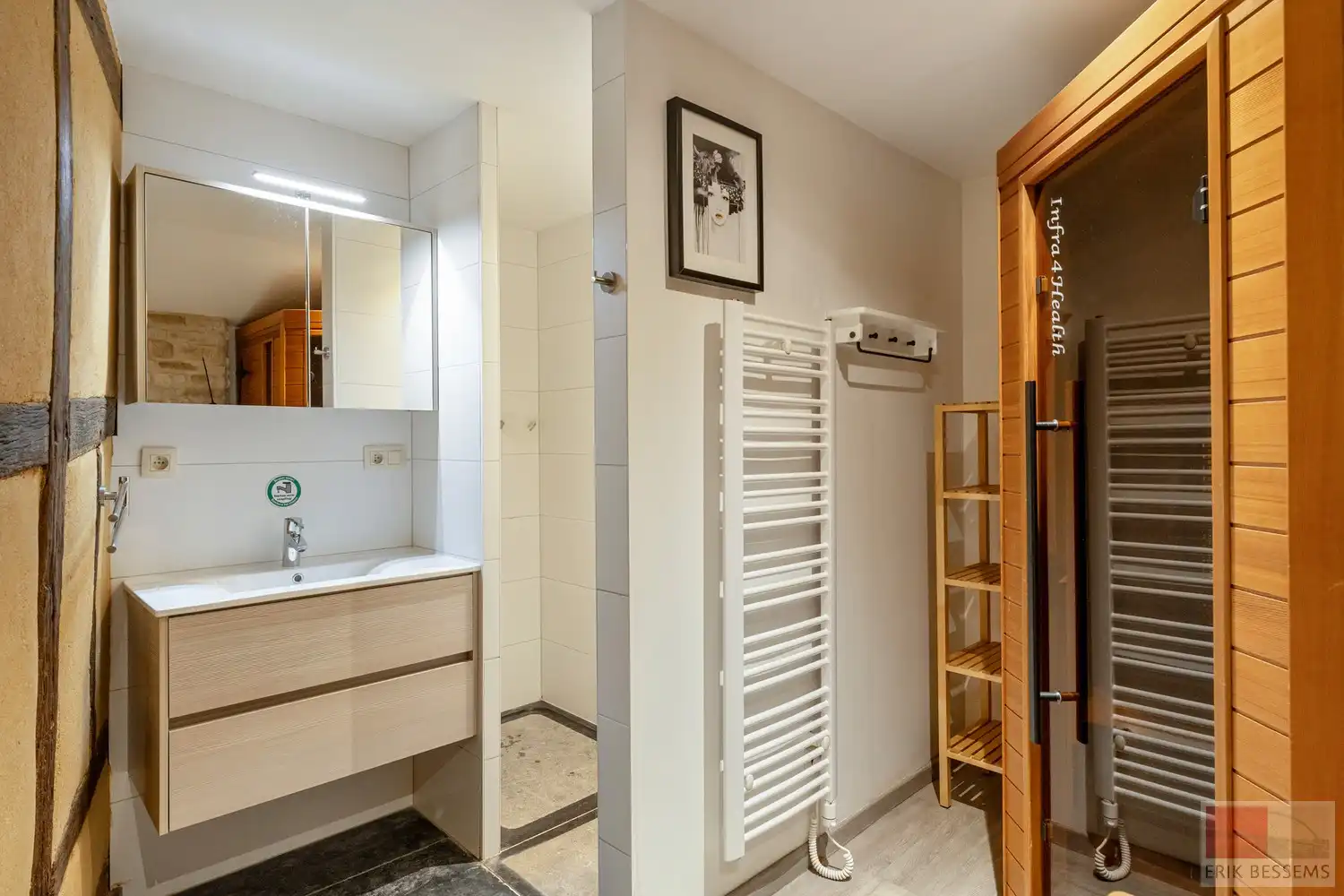 Indrukwekkend en uiterst charmant vakwerk landhuis, Veurs 31 te Sint-Martens-Voeren hartje Voerstreek. foto 26