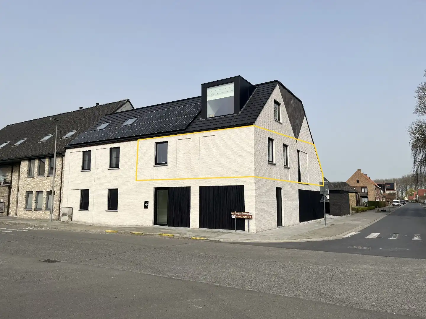 Stijlvol nieuwbouwappartement met ruim terras in het rustige Moerkerke foto {{pictureIndex}}