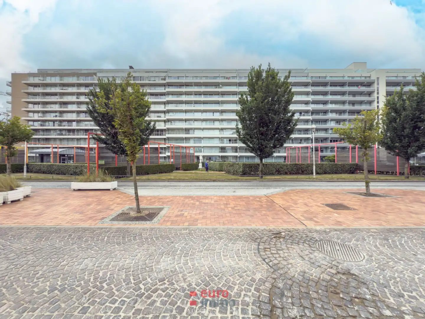 Héél breed, instapklaar appartement met 1 slaapkamer en slaaphoek. foto 10