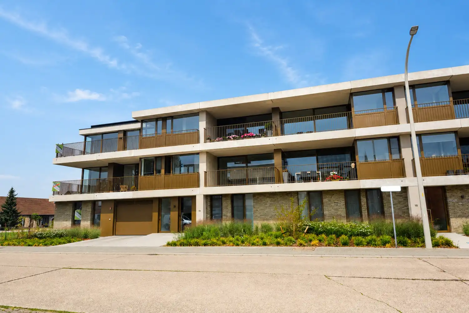 NIEUWBOUWAPP. MET 1 SLK, TERRAS EN GARAGEBOX! foto {{pictureIndex}}