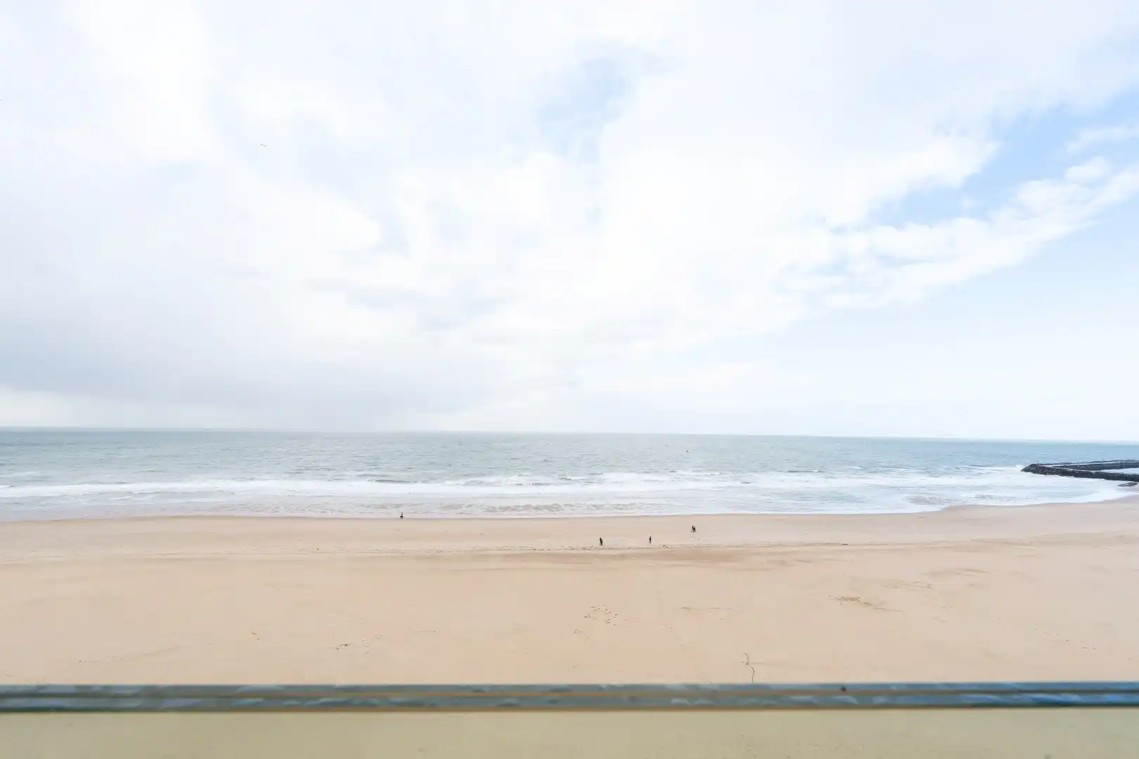 APPARTEMENT MET FRONTAAL ZEEZICHT EN TERRAS – 2 SLAAPKAMERS foto 4