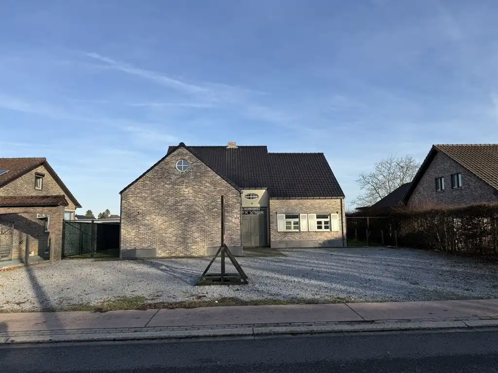 Landelijke vrijstaande woning met tuin foto 2