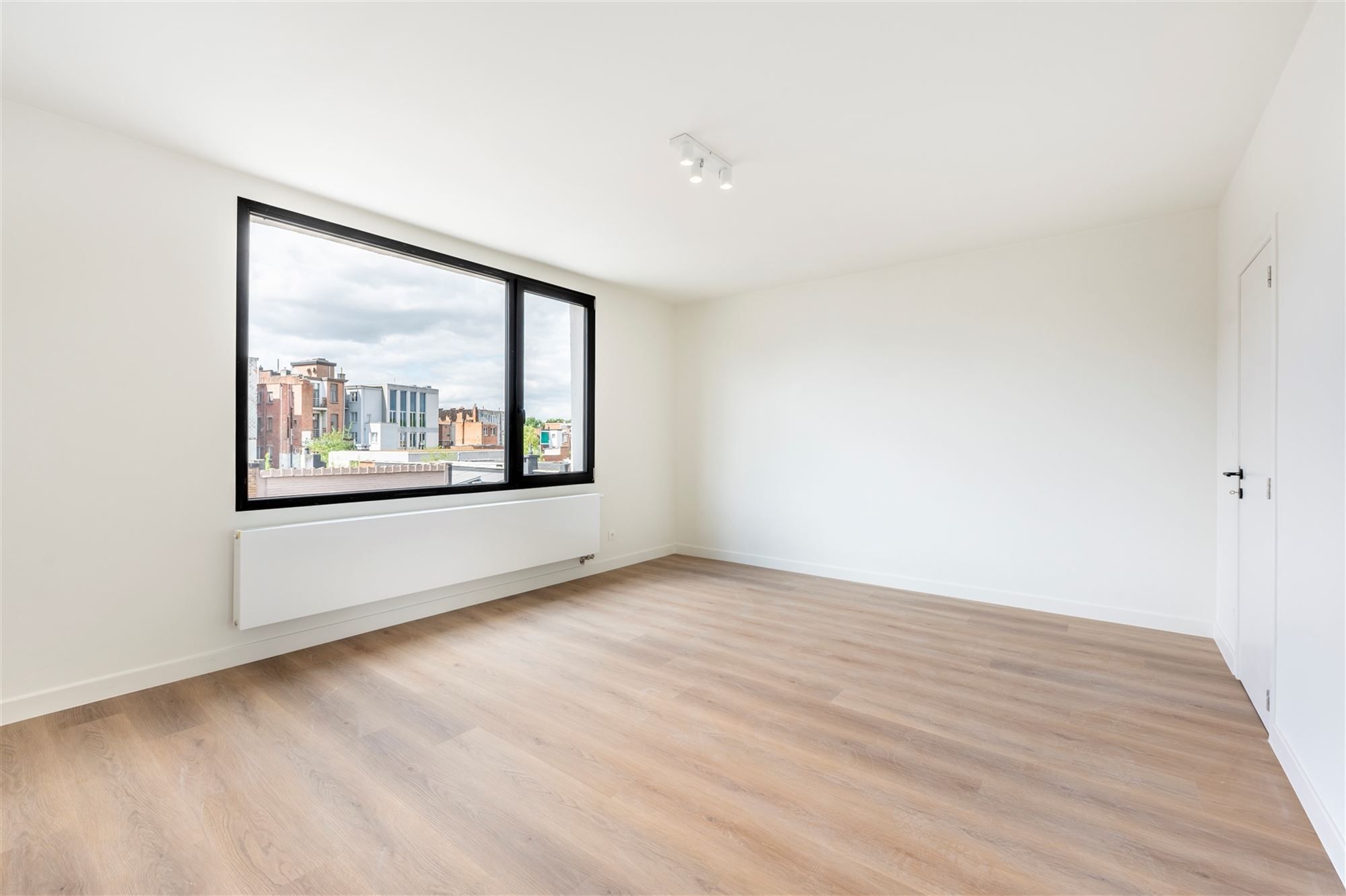 Gerenoveerde woning met tuin foto 19