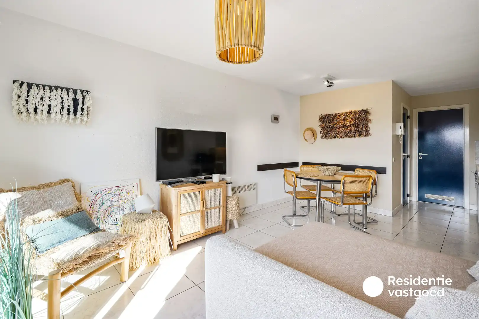 Lichtrijk zongerichte studio met slaaphoek, gelegen op 300m van de zee te Koksijde.  foto 6