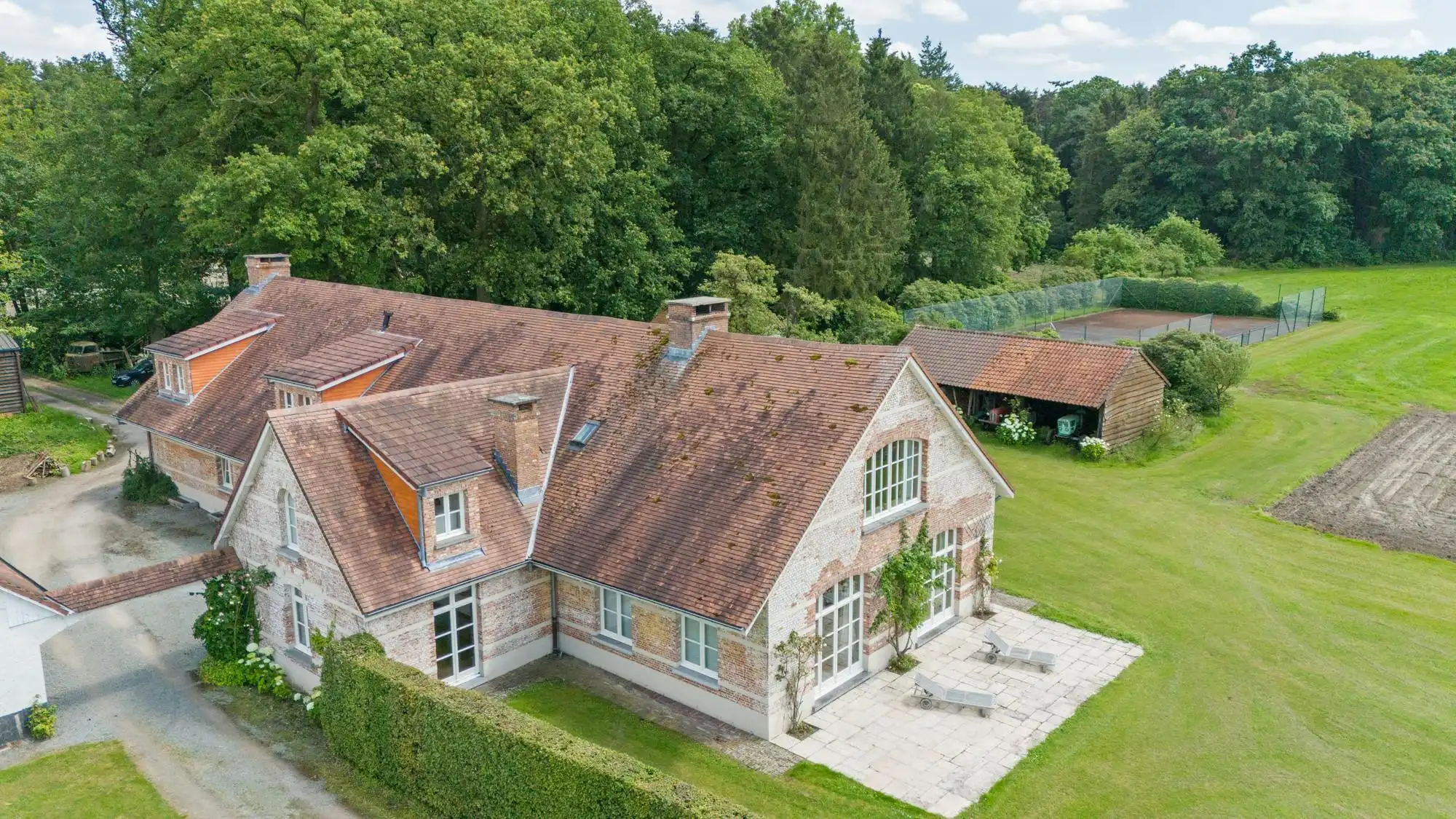 Magnifiek landhuis in een prachtig domein van ca 10ha foto 11