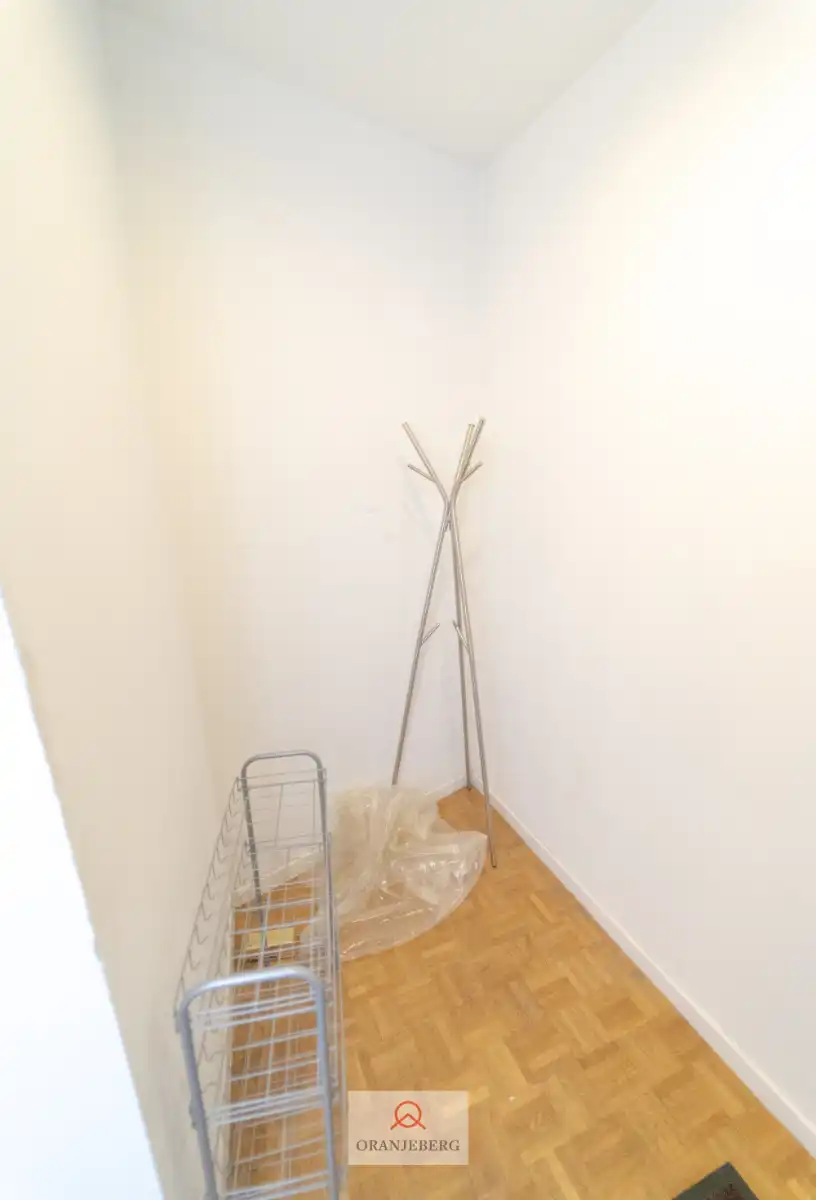 Ruim 2 slpk appartement vlakbij Sint-Baafsplein hartje Gent foto 20