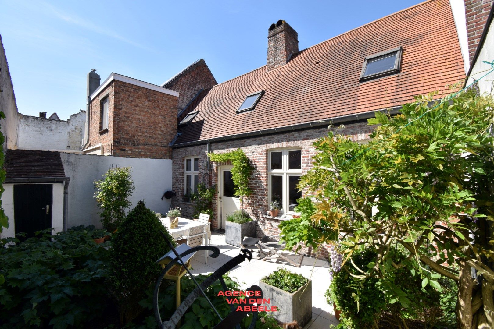 ()=>{if(producerUpdateValueVersion(node),producerAccessed(node),node.value===ERRORED)throw node.error;return node.value} Kleine Nieuwstraat 6 - - 8000 Brugge