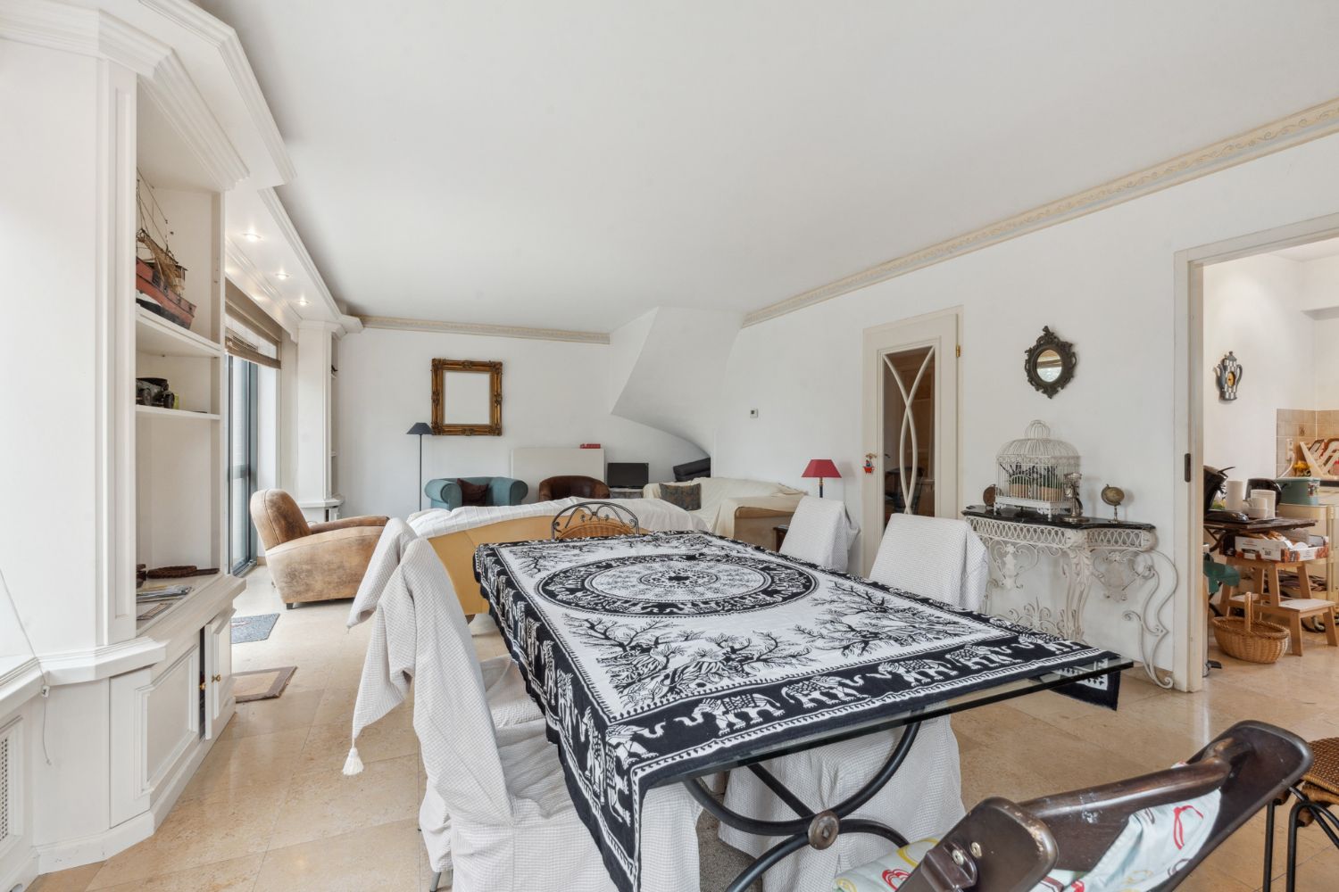 Ruim vier slaapkamer appartement met zongericht terras en zicht op het water foto 8