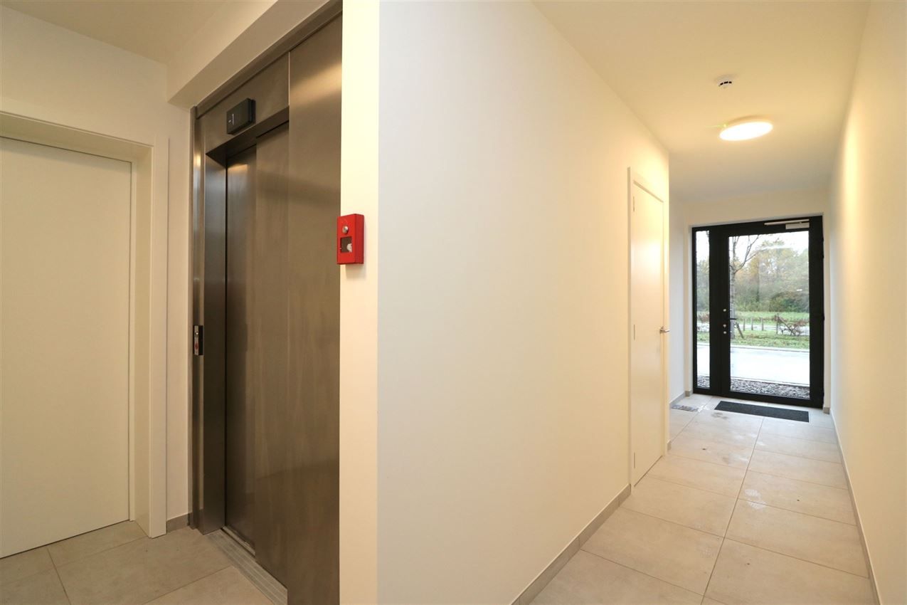 Nieuwbouwapp. met twee slpk, zuidterras op een gunstige ligging foto 32