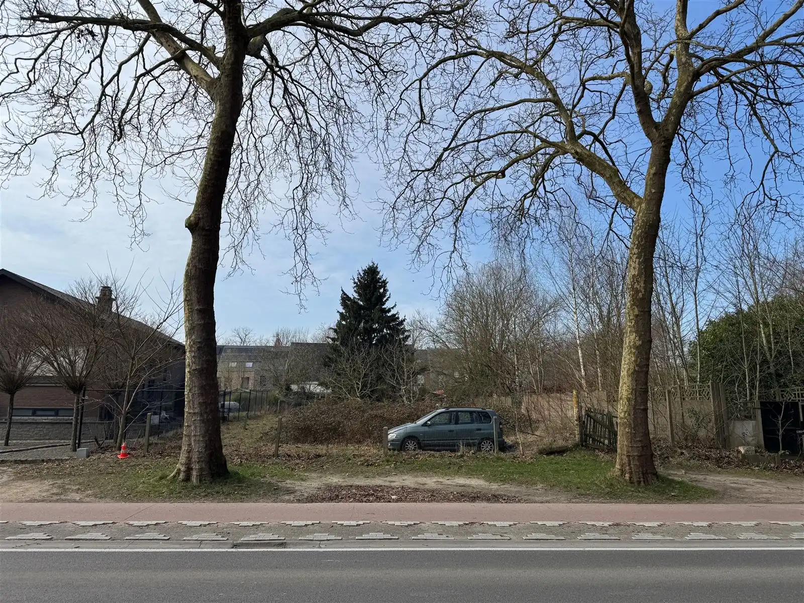 Grond foto {{pictureIndex}}