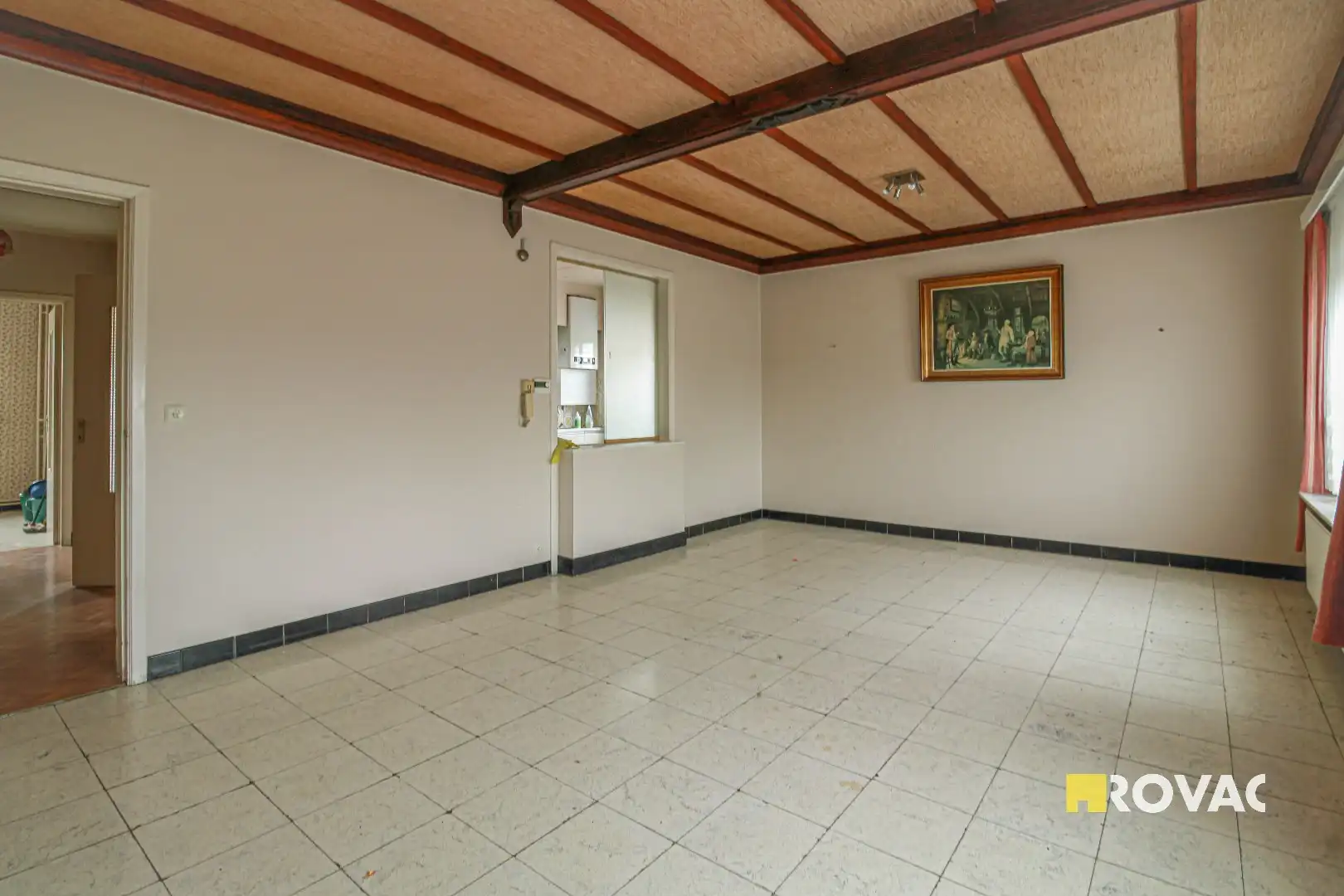 Deels te renoveren lichtrijk appartement met garage! foto 2