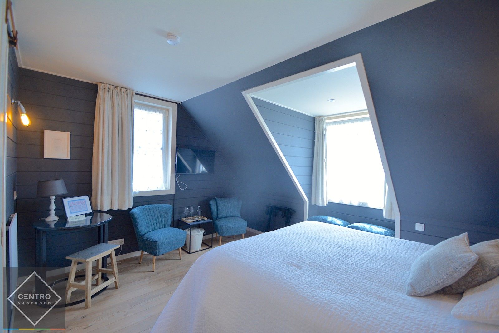 Recent (Bj. 2016) Mi CASA - HANDELSHUIS (538m2), voorzien van grote polyvalente ruimten (vrij beroep, toonzaal, horeca, B&B, ...), 5/6 slaapkamers, 4 badkamers, kelder (114m2), ... Op hoek- en zichtlocatie te Oostkamp. foto 30
