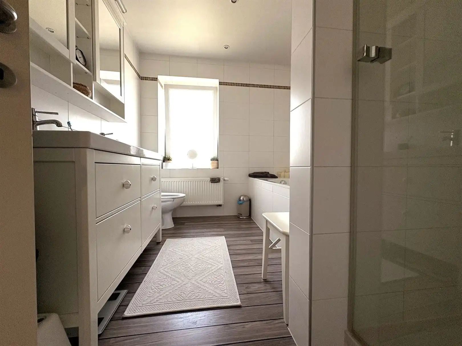 Te huur Ruime, volledig gerenoveerde woning in het landelijke Appels foto 15
