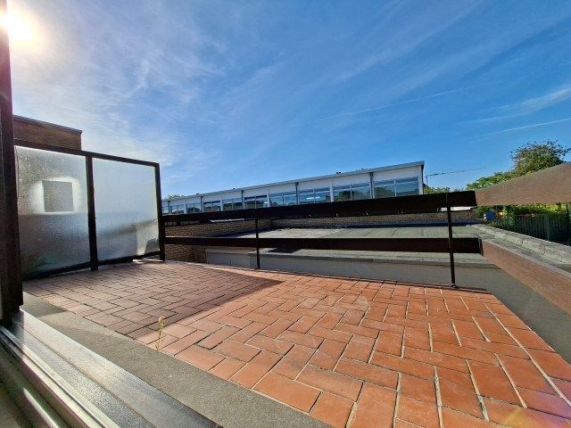 Zonnig hoekappartement met zonneterras foto 2