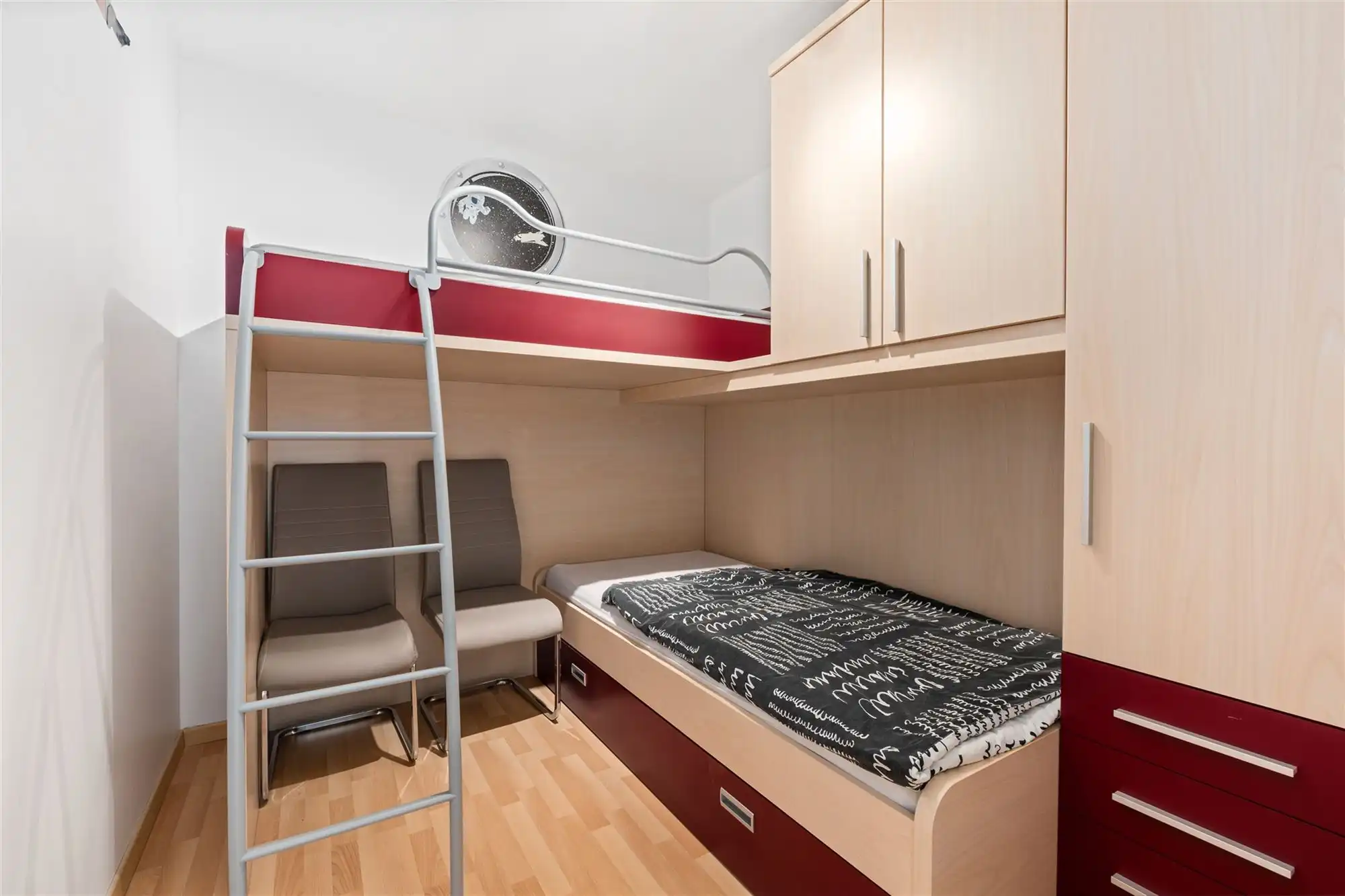 Instapklaar duplex appartement met terras aan zee! foto 12