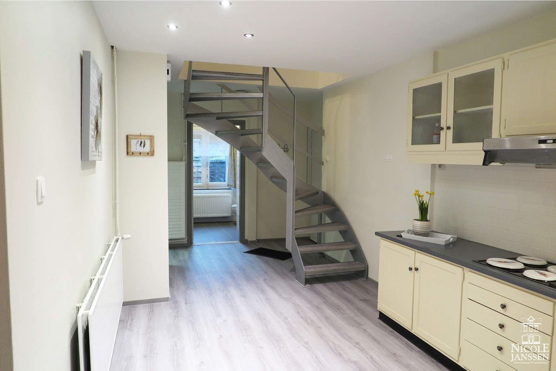 Gezellig duplex-appartement met terras en carport foto 4