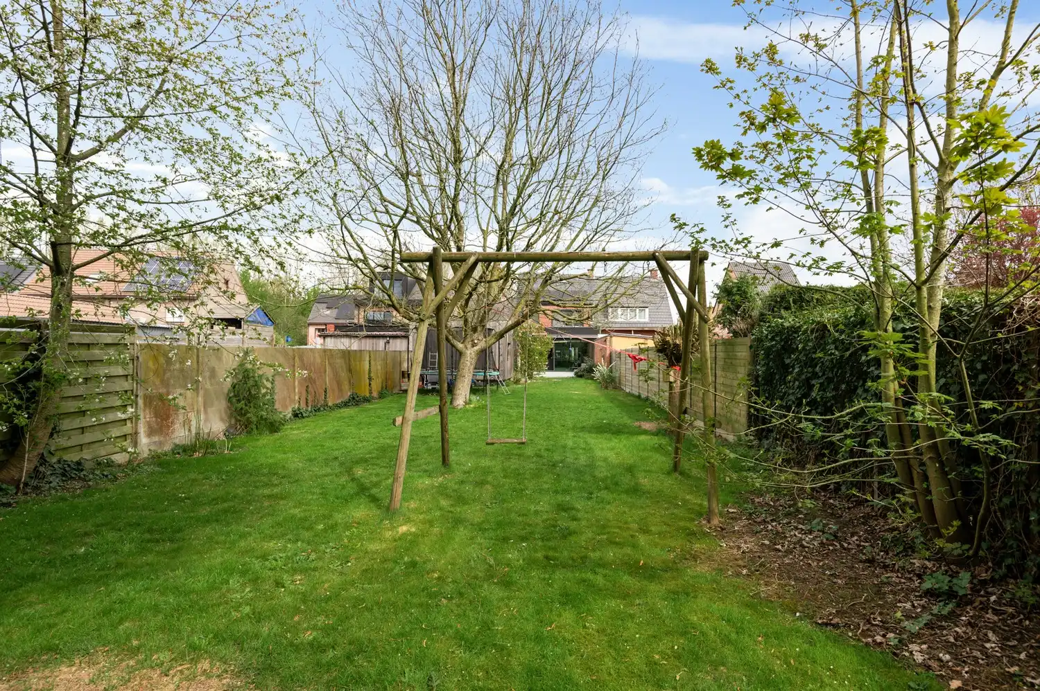 Instapklare woning met magazijn, 4 slaapkamers en 2 badkamers te Ranst! foto 35