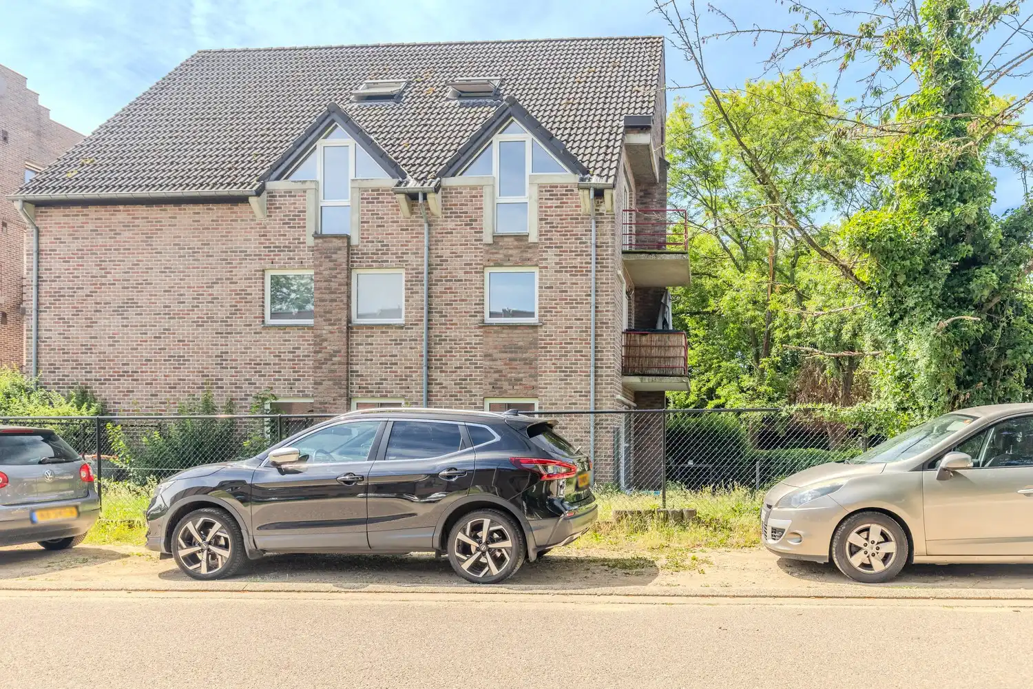 Instapklaar appartement met twee slaapkamers en ruime ondergrondse parking in Smeermaas, Lanaken. foto 27