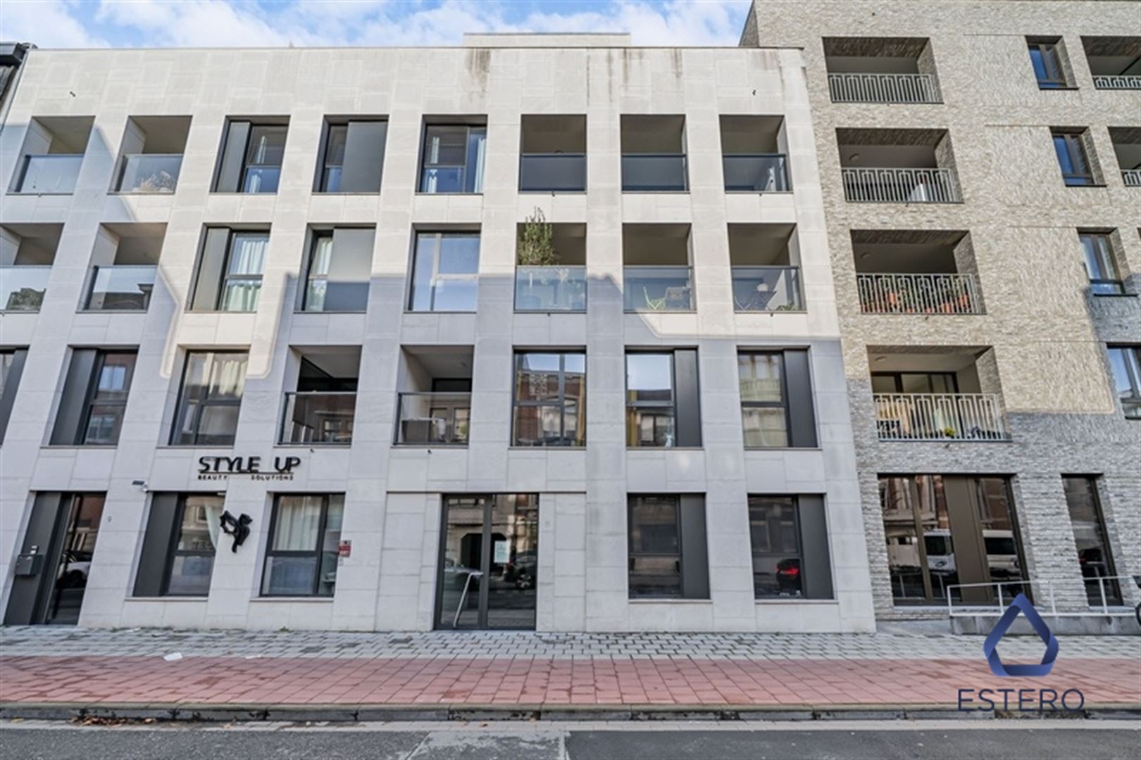 Modern 1-slaapkamerappartement met zonnig terras foto 14