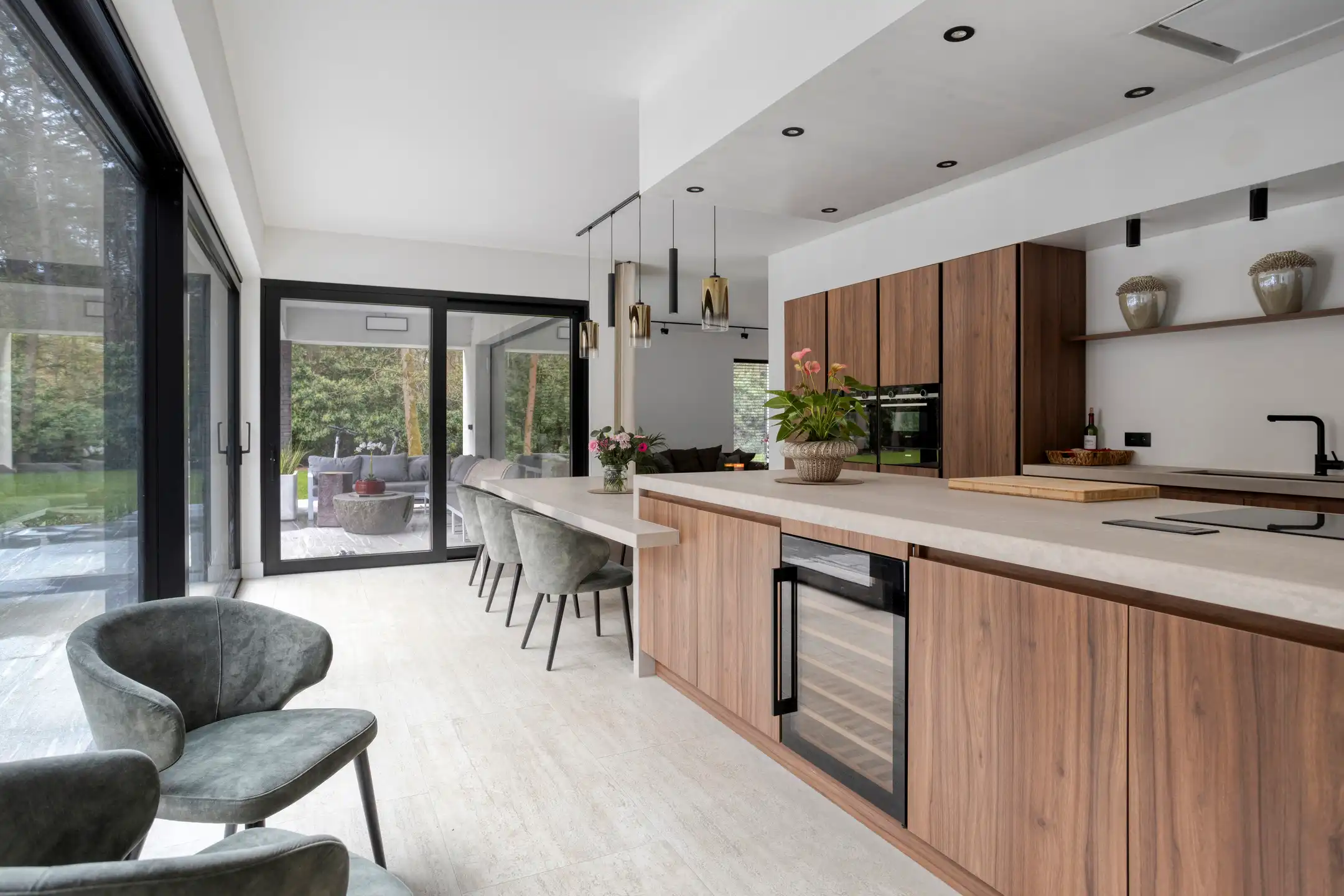 Riante villa met bijgebouw en aangrenzende bouwgrond op uniek perceel  foto 13