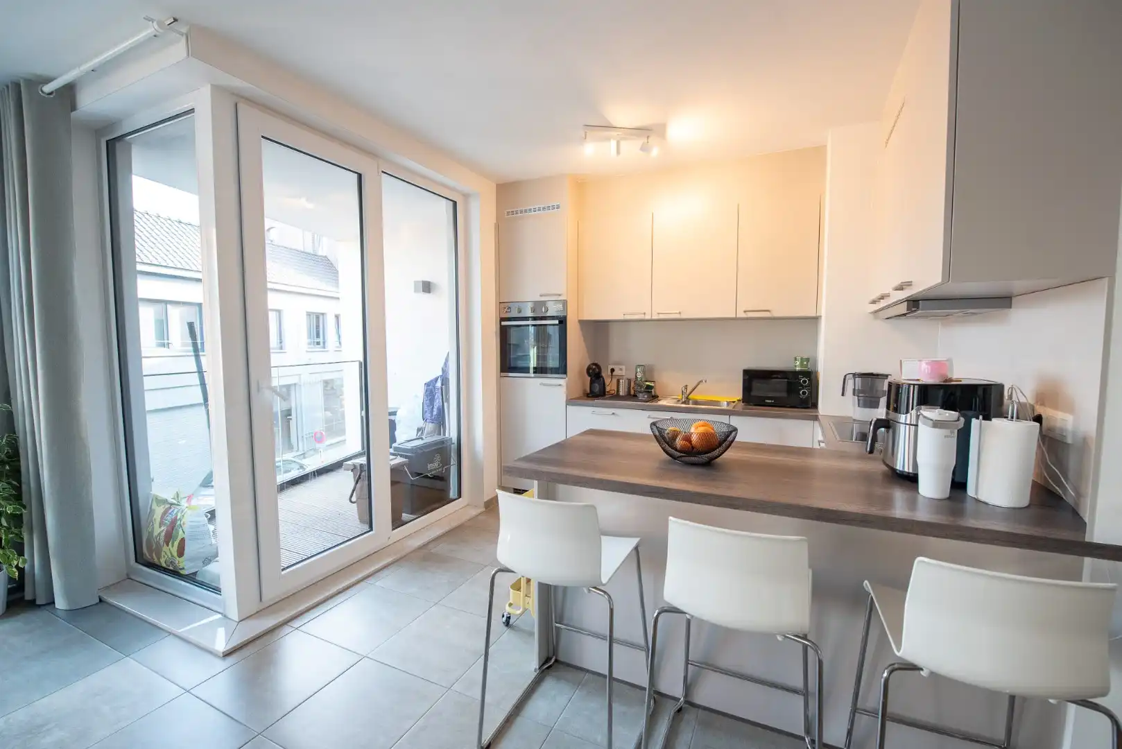 Recent instapklaar en lichtrijk appartement te huur in centrum Waregem foto 5