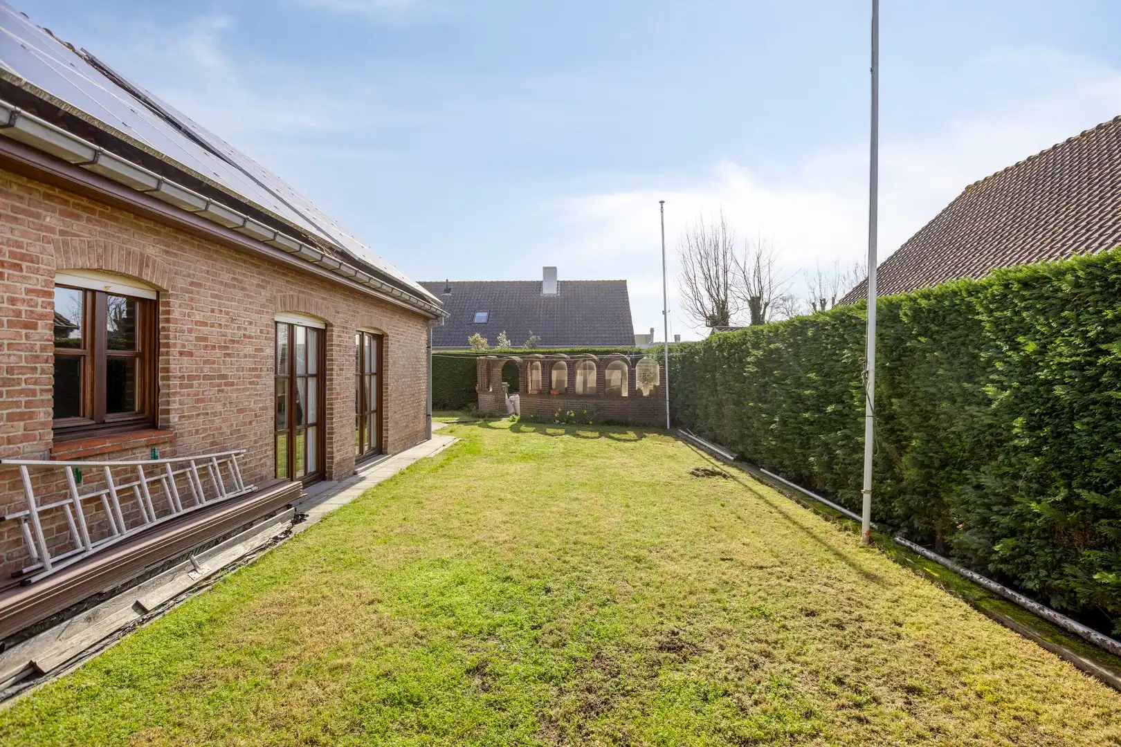 Alleenstaande woning in een doodlopende straat in een residentiële wijk! foto 35